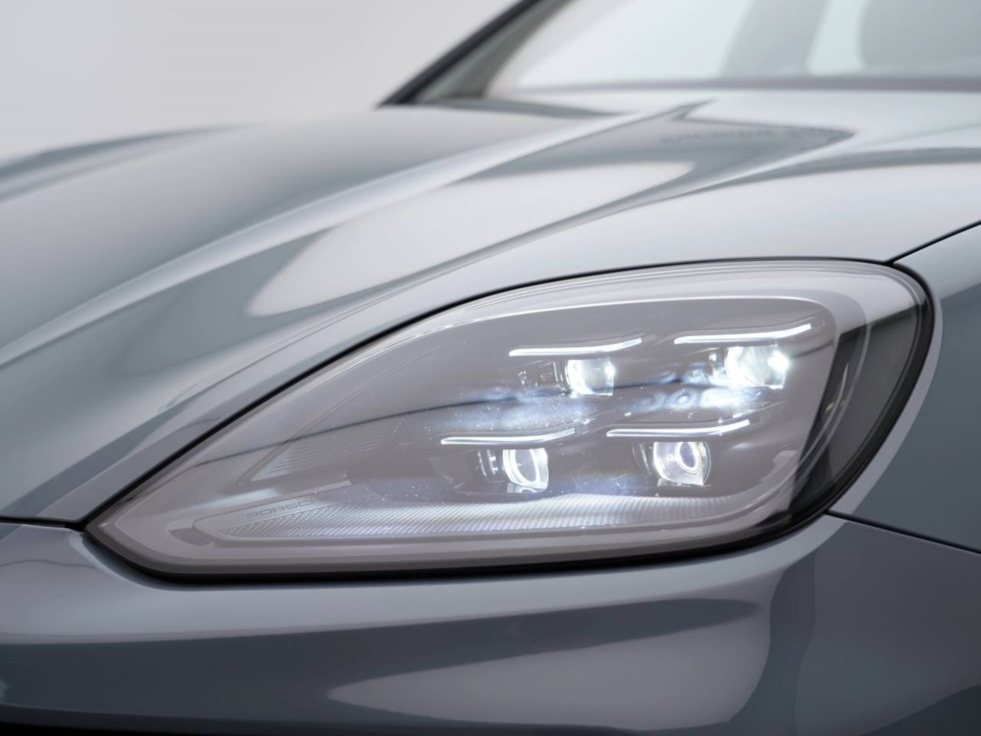 PORSCHE Cayenne E-Hybrid Coupé-image-12