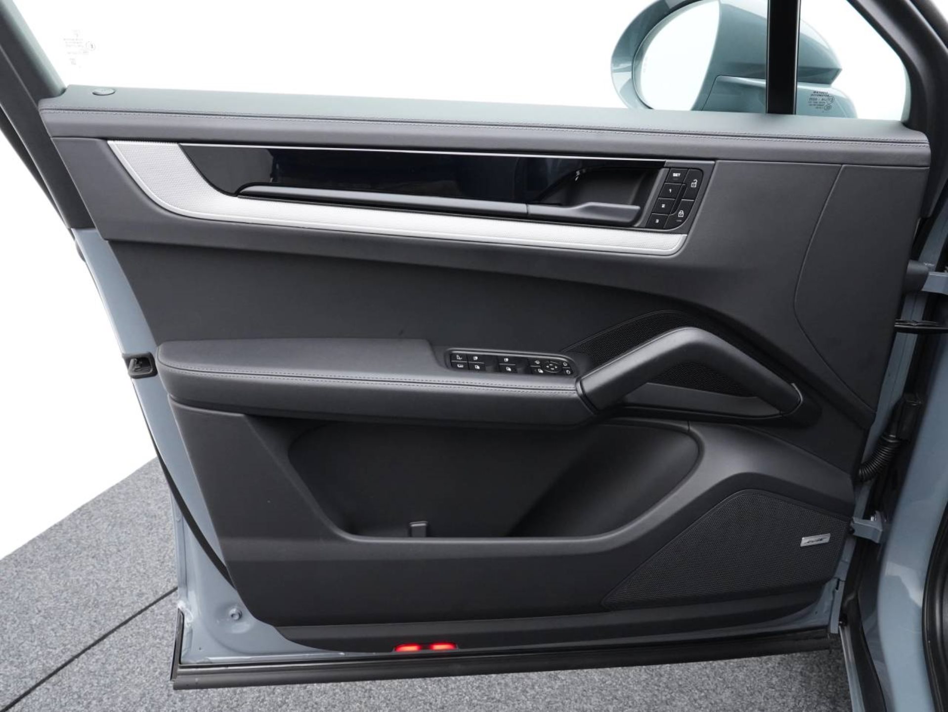 PORSCHE Cayenne E-Hybrid Coupé-image-20