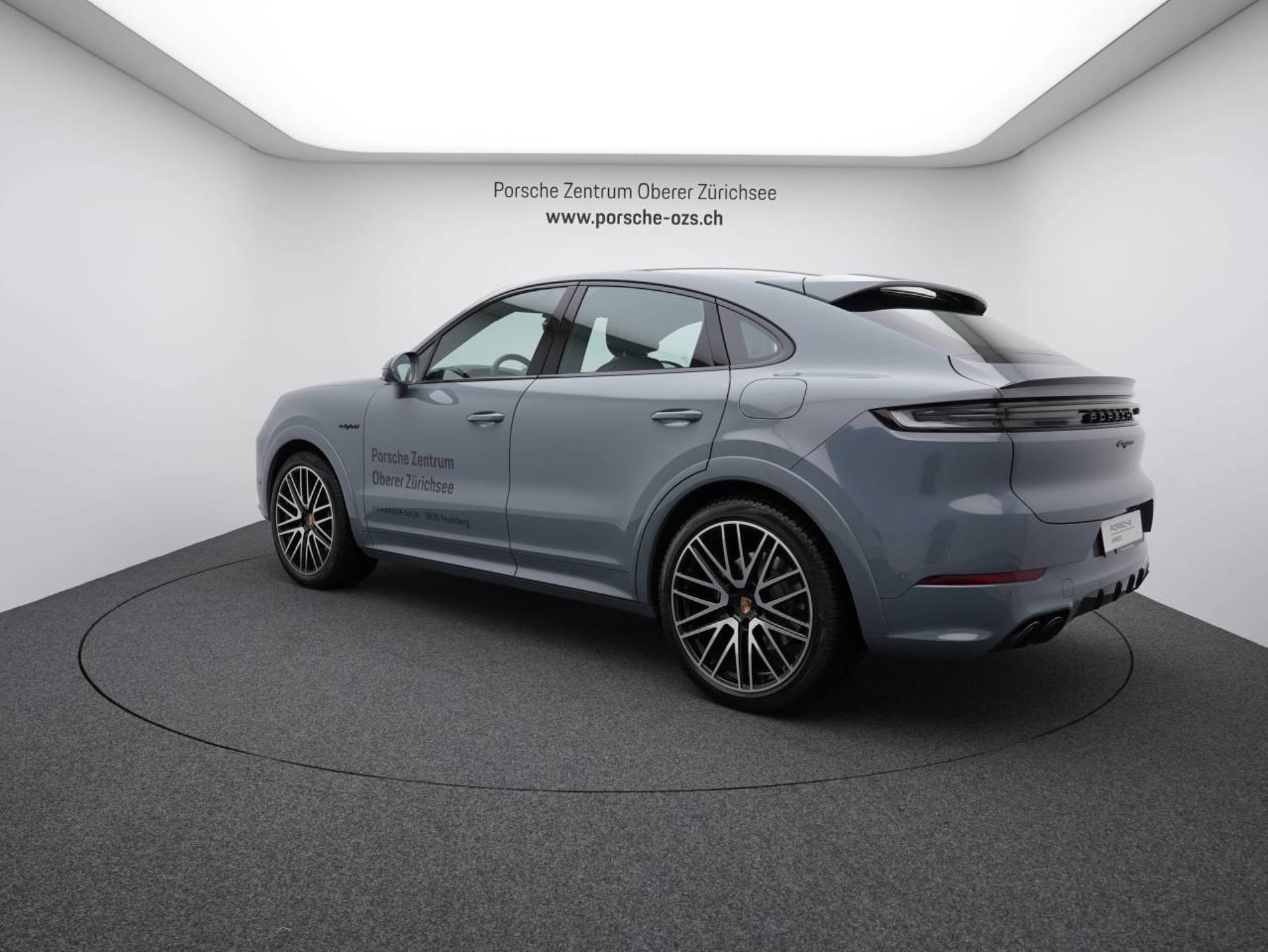 PORSCHE Cayenne E-Hybrid Coupé-image-2