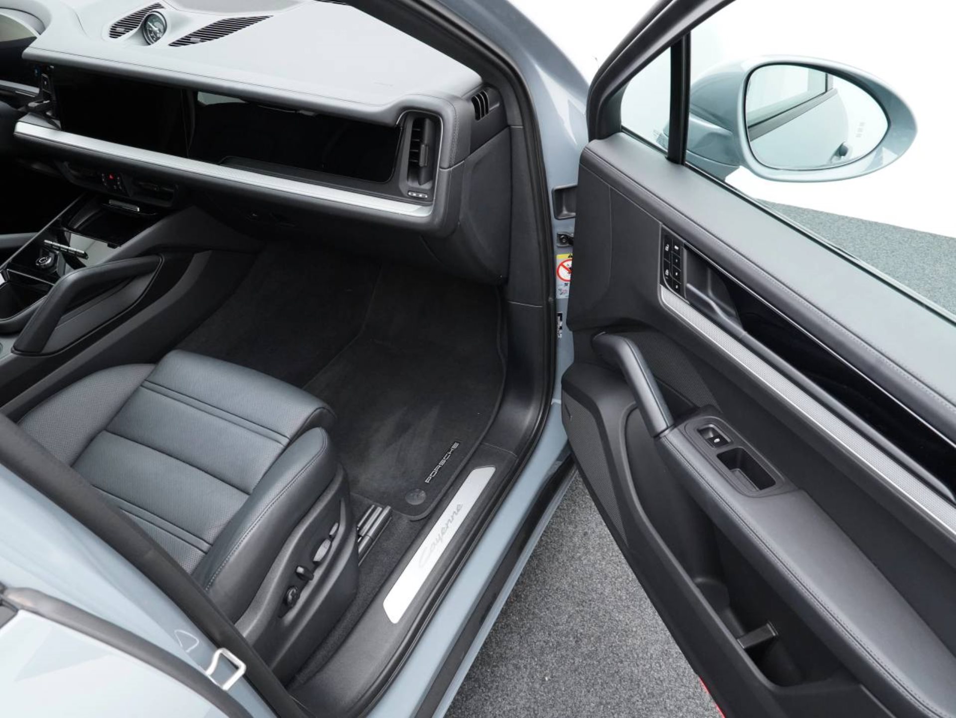 PORSCHE Cayenne E-Hybrid Coupé-image-23
