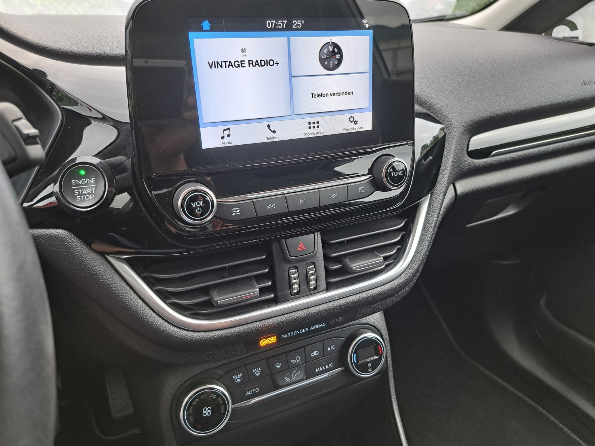 FORD Fiesta 1.0 SCTi Titanium-image-11
