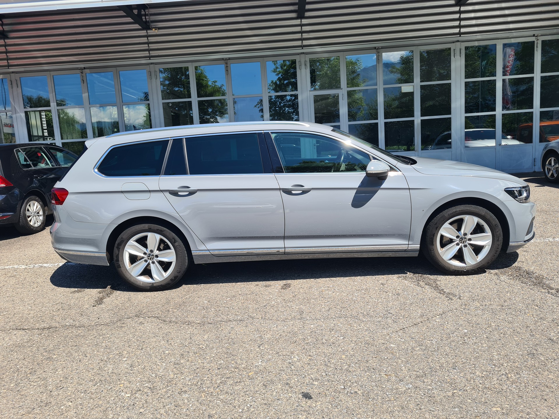 VW Passat 2.0 TDI BMt 75 Edition 4Motion DSG-image-2