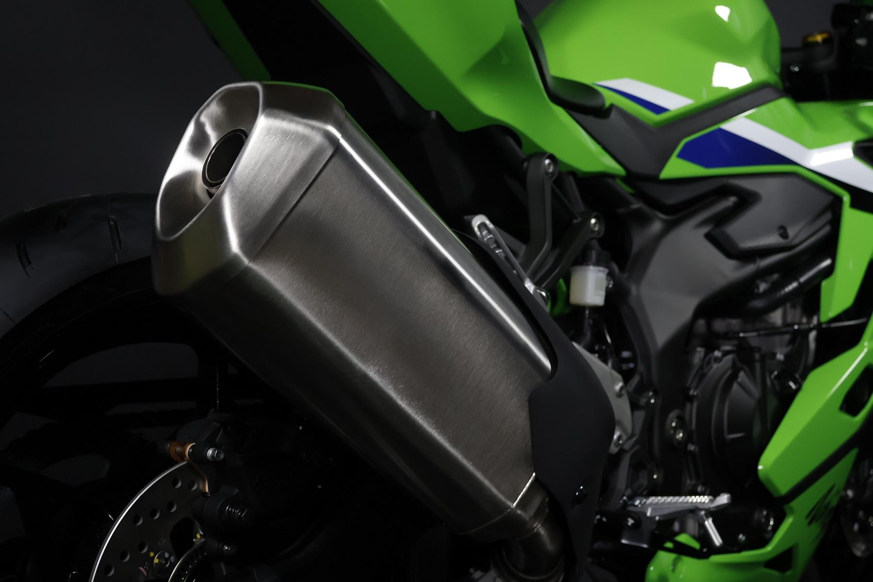 KAWASAKI Ninja ZX-4RR (57/35 KW)-image-8