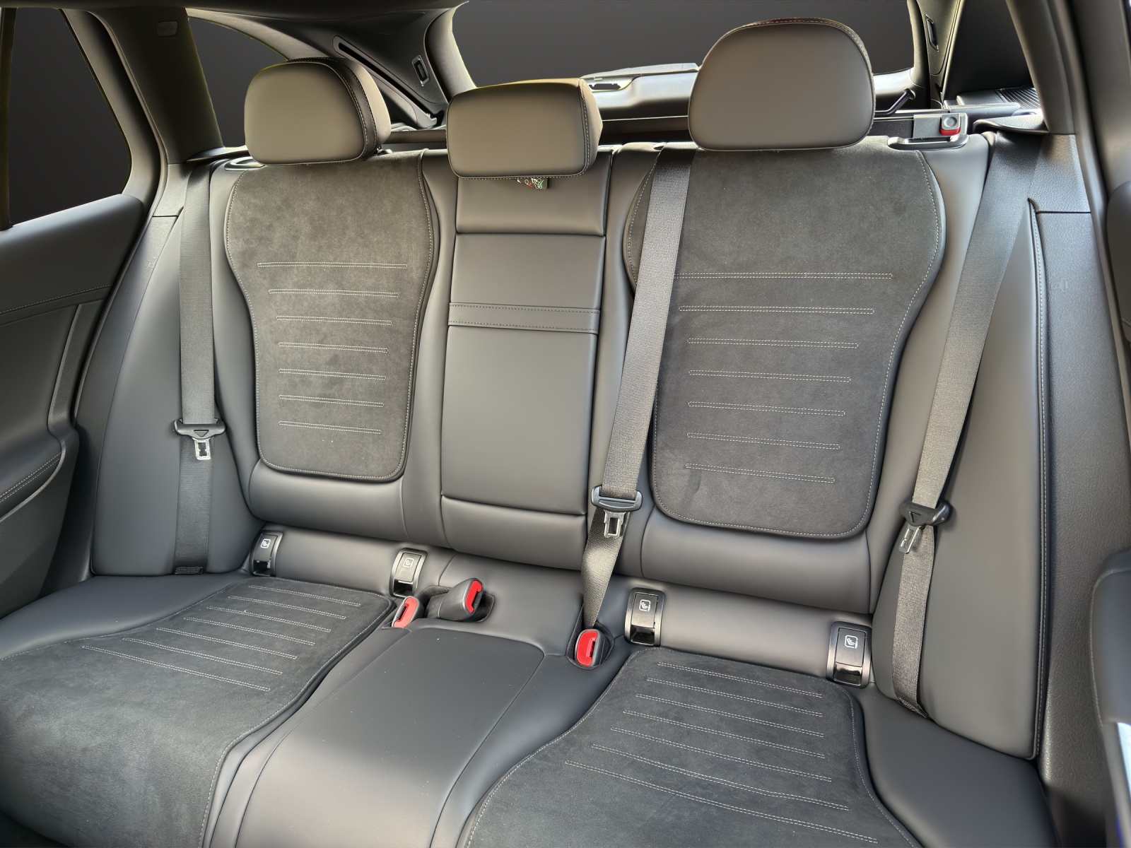 MERCEDES-BENZ C 220 d T 4 Matic Swiss Star-image-14