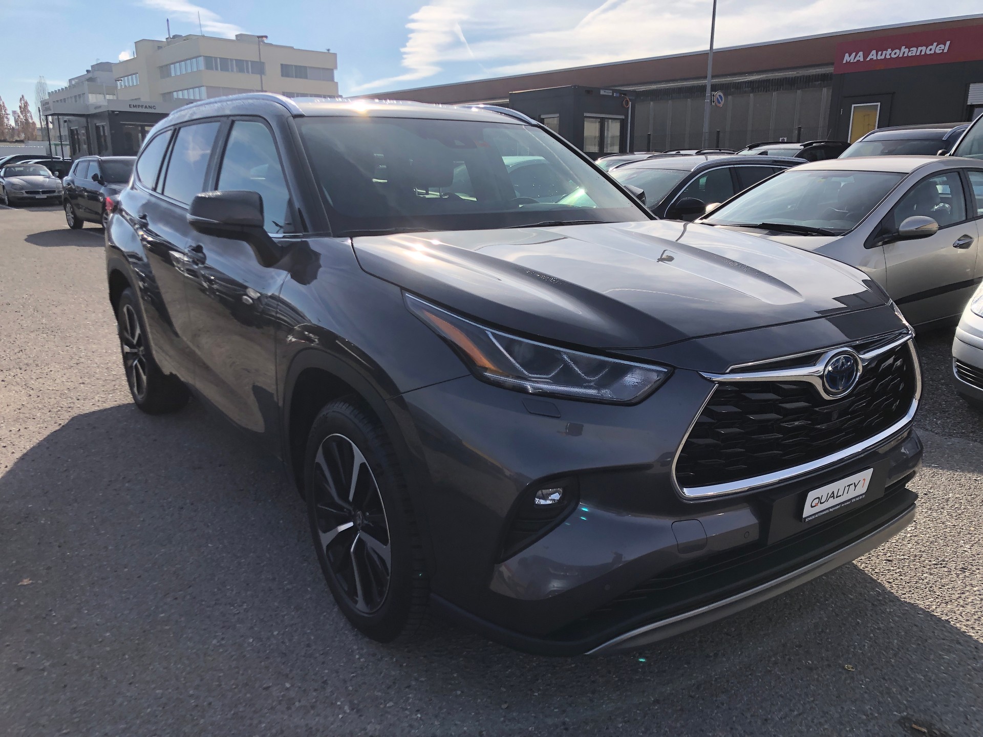 TOYOTA Highlander 2.5 HSD Premium e-CVT-image-2