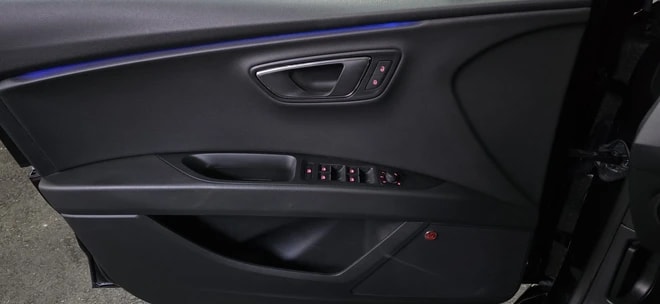 SEAT Leon 2.0 TSI SWISS FR DSG *CH-Fahrzeug*-image-14