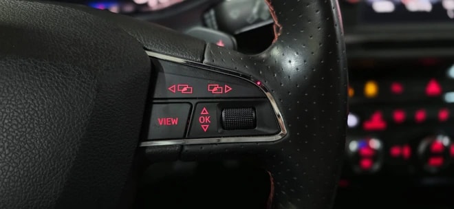 SEAT Leon 2.0 TSI SWISS FR DSG *CH-Fahrzeug*-image-16