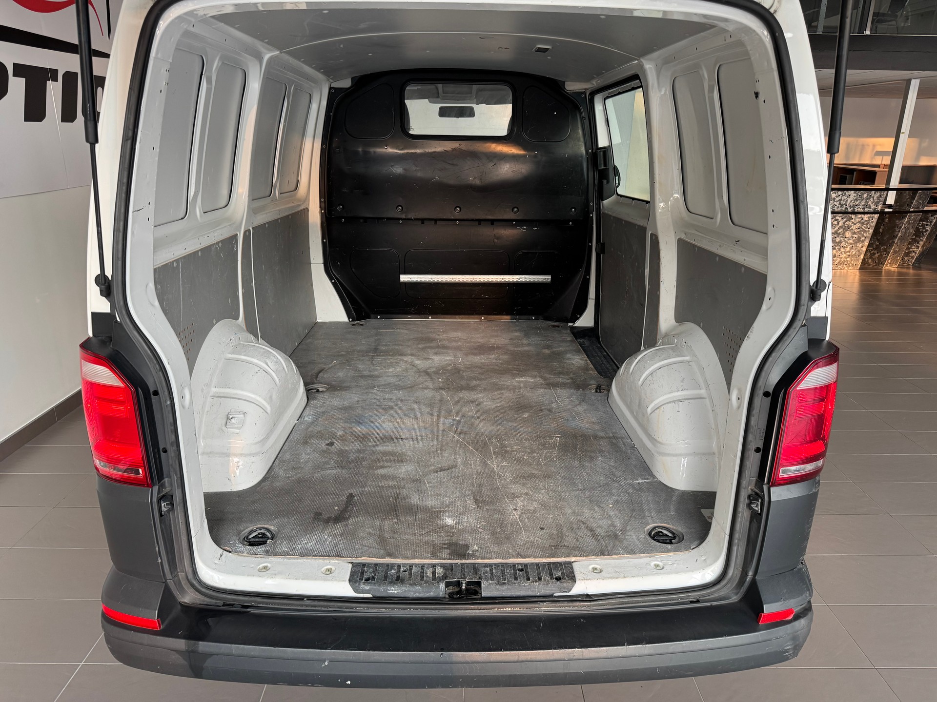 VW T6 2.0 TDI-image-14