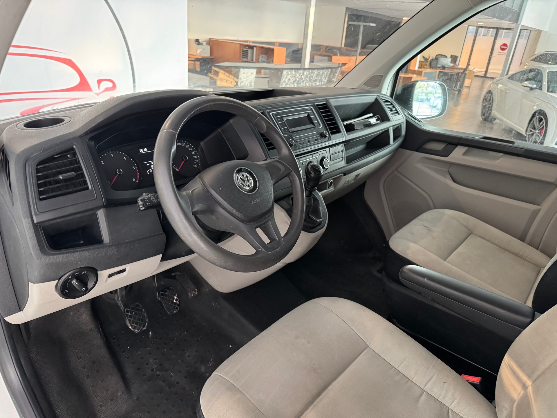 VW T6 2.0 TDI-image-17