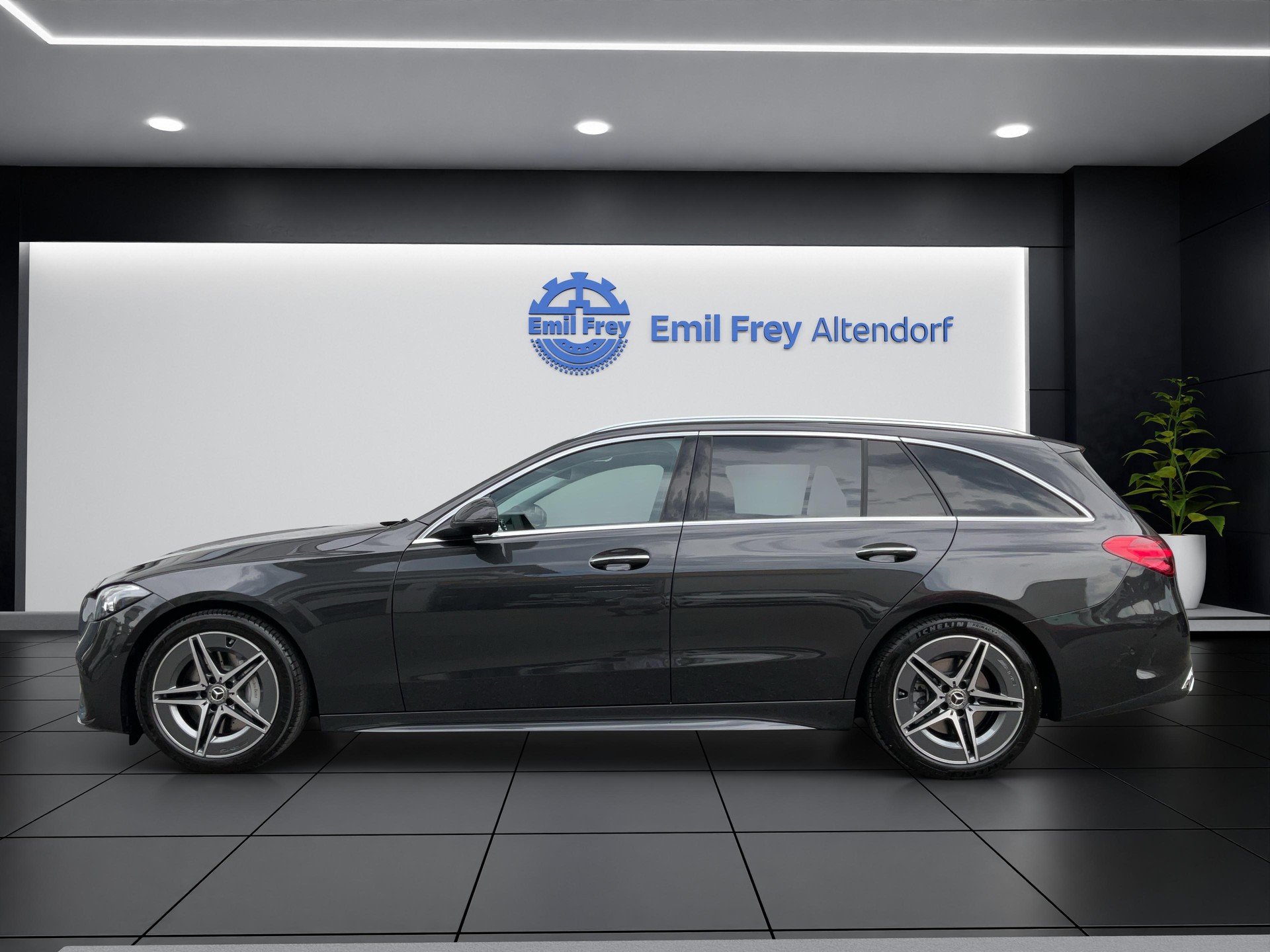 MERCEDES-BENZ C 220 d 4MATIC T-Modell Swiss Star AMG Line-image-2