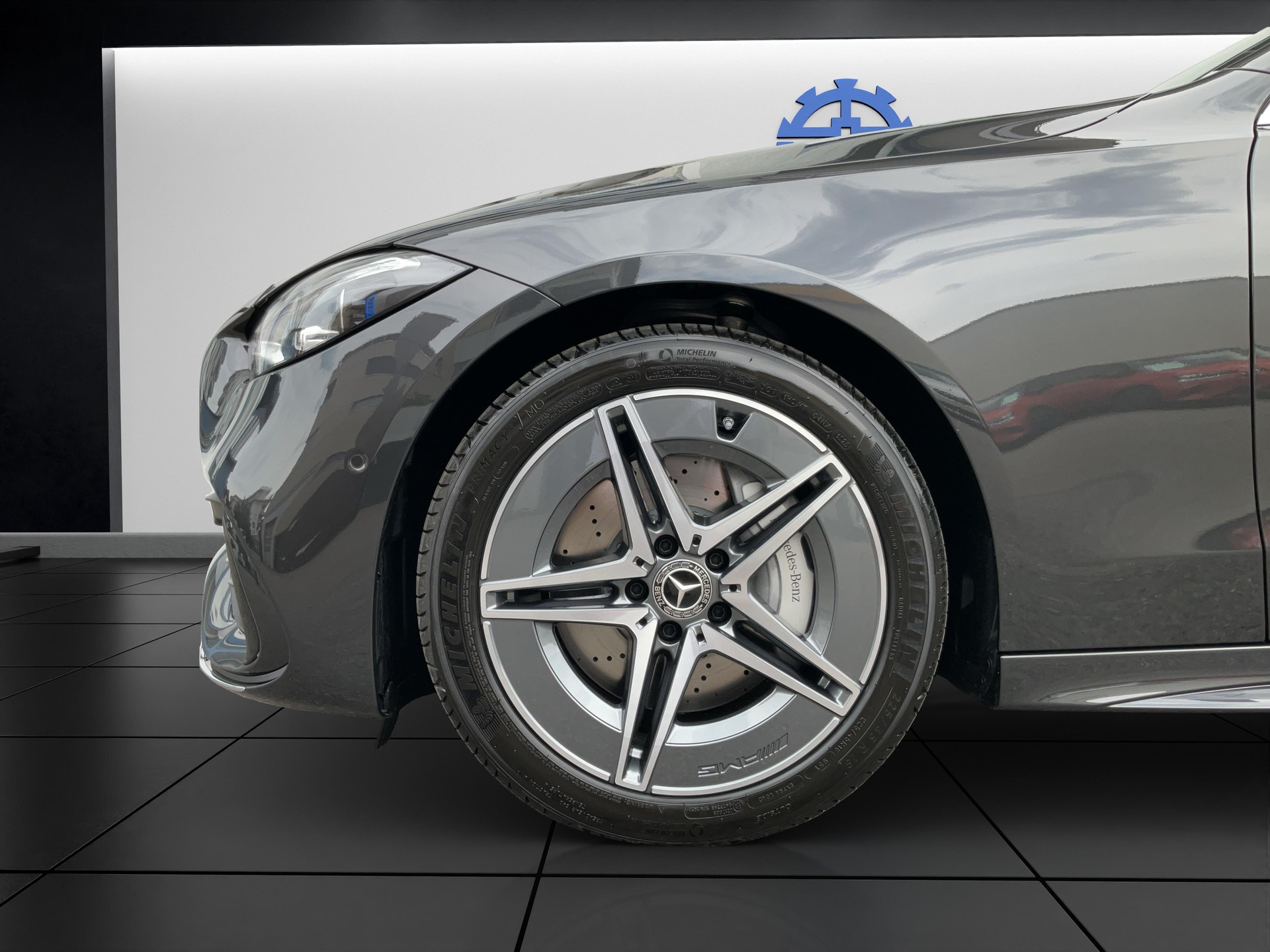 MERCEDES-BENZ C 220 d 4MATIC T-Modell Swiss Star AMG Line-image-9