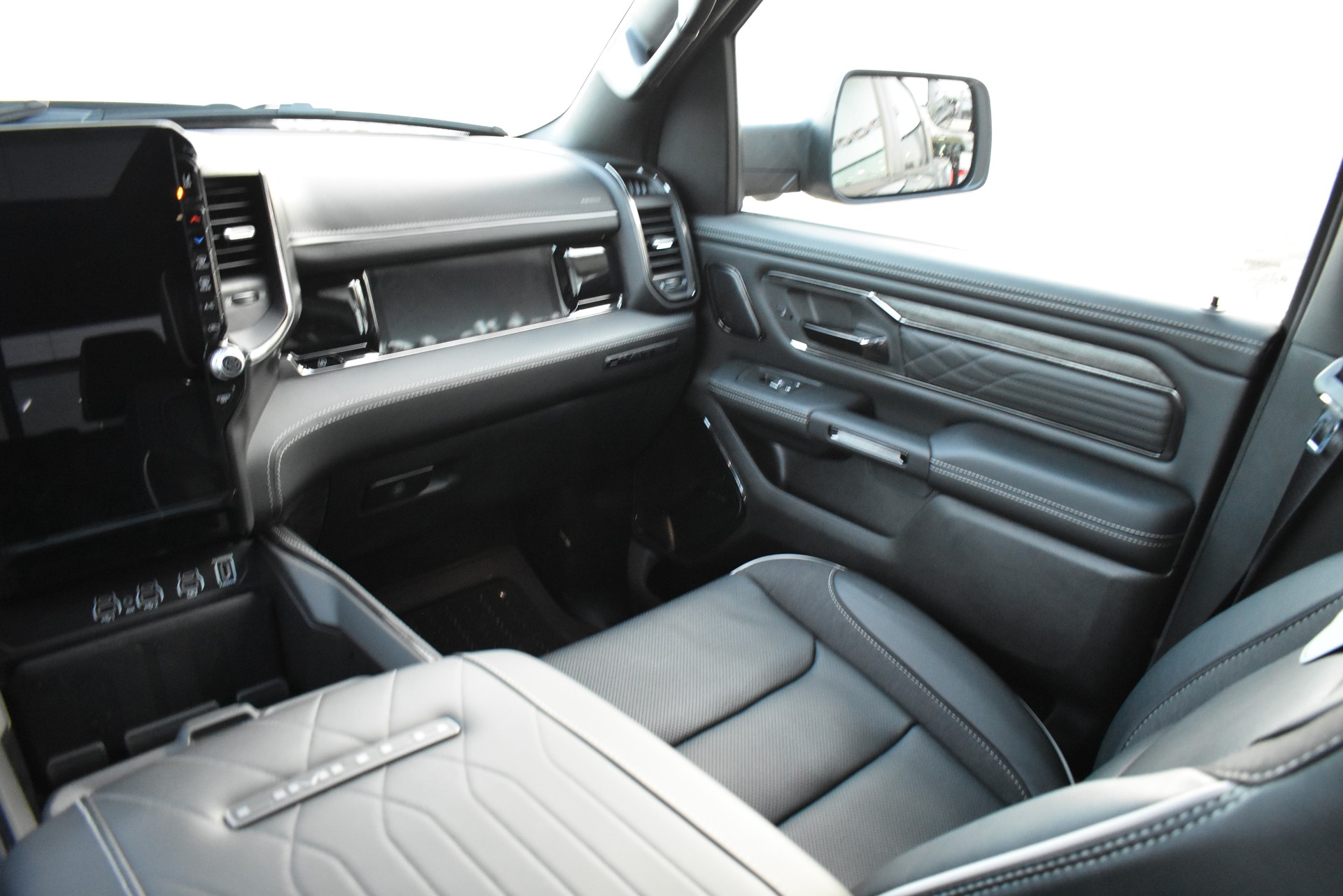 DODGE Ram 1500 Limited Night Edition Hurrican 540 PS-image-13