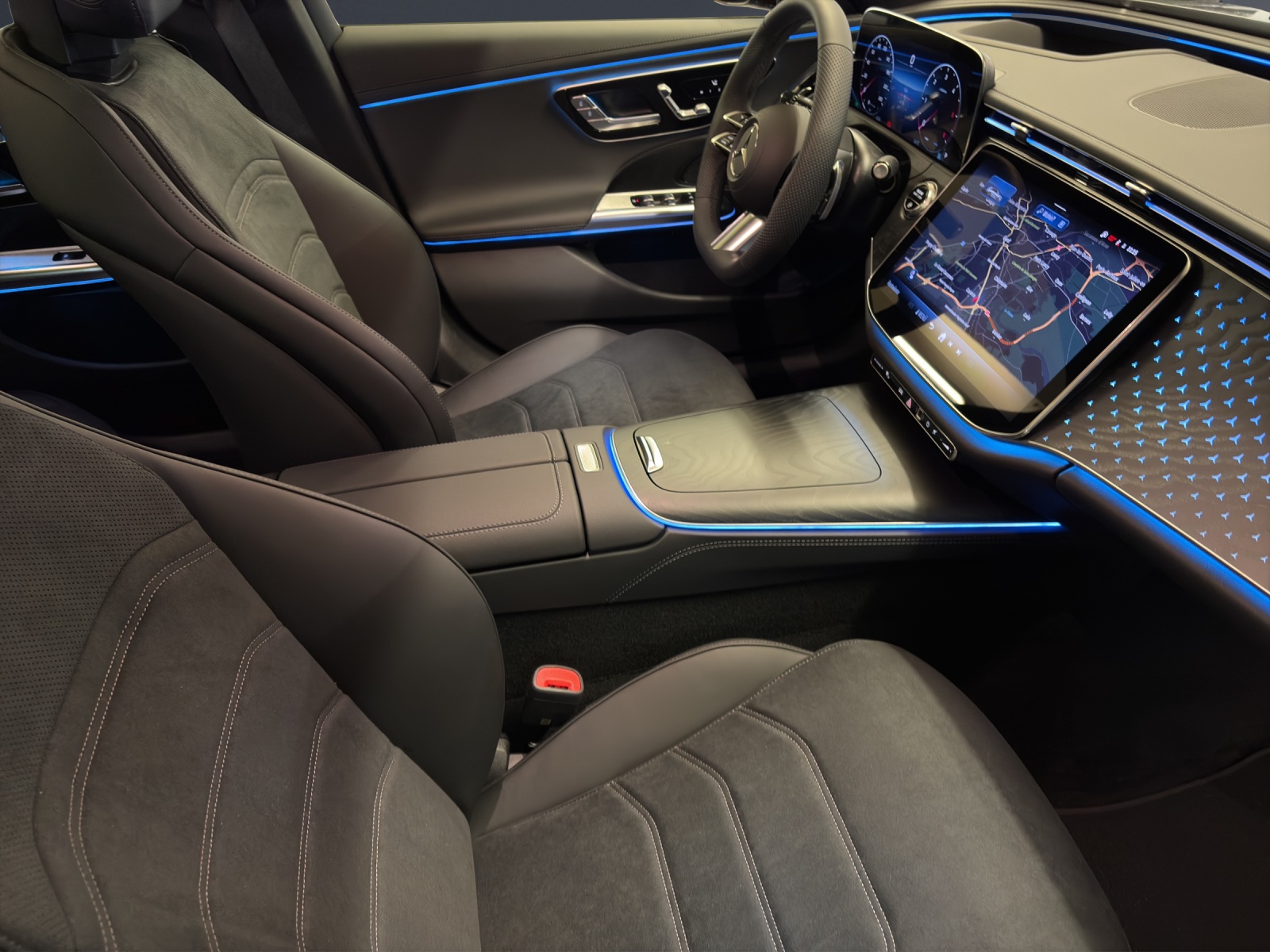 MERCEDES-BENZ E 220 d 4M Break-image-9