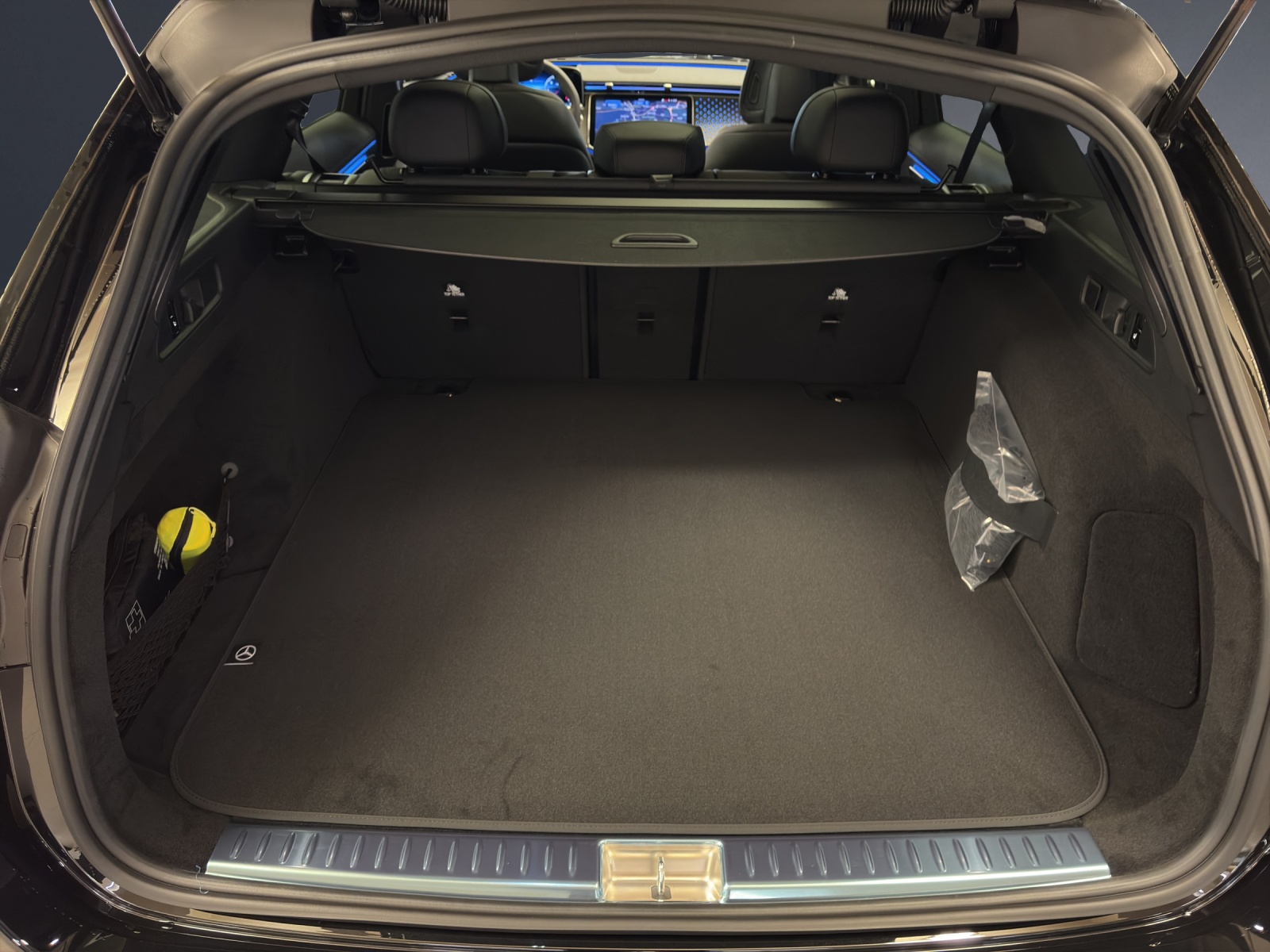 MERCEDES-BENZ E 220 d 4M Break-image-12