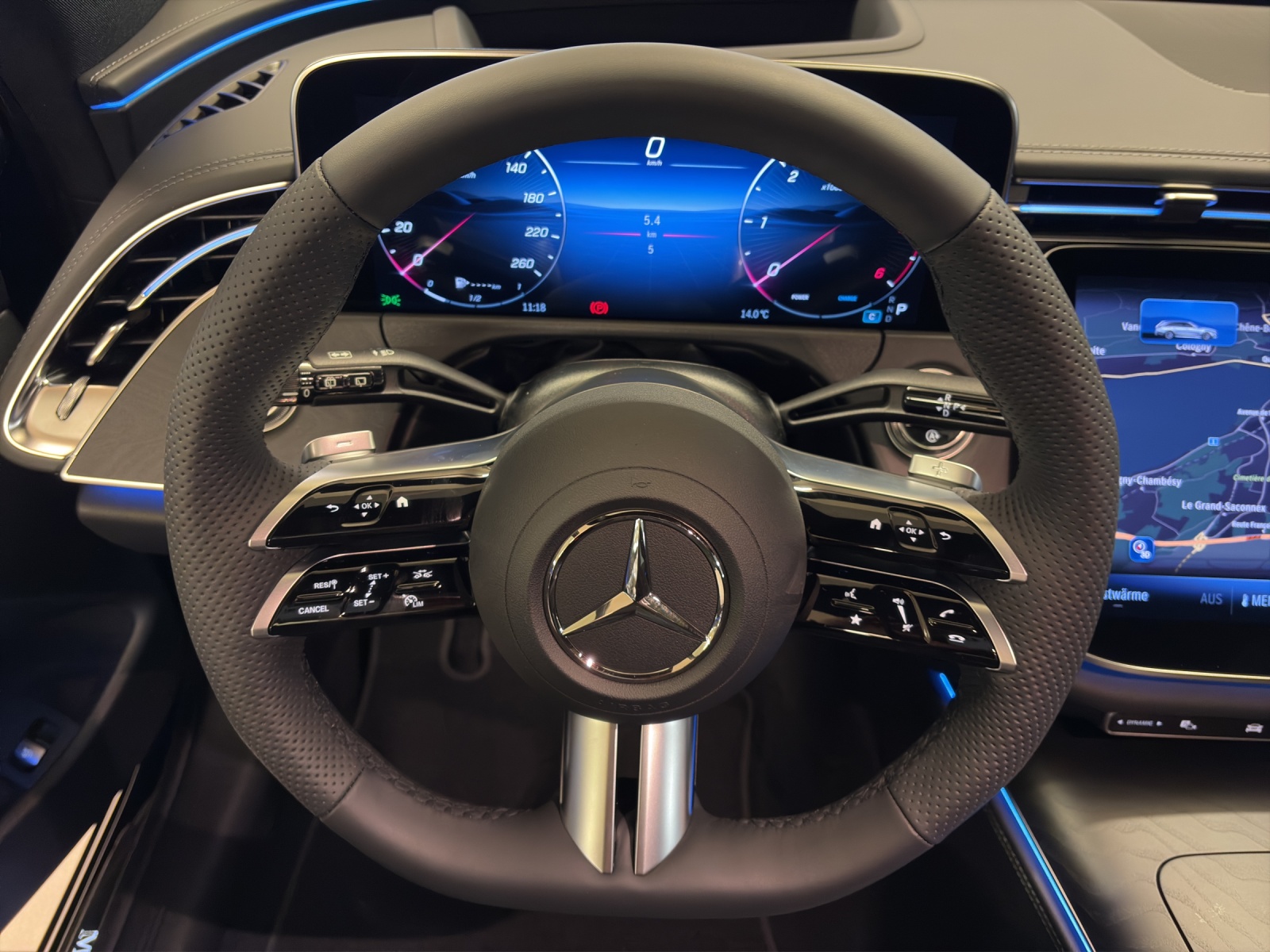 MERCEDES-BENZ E 220 d 4M Break-image-6