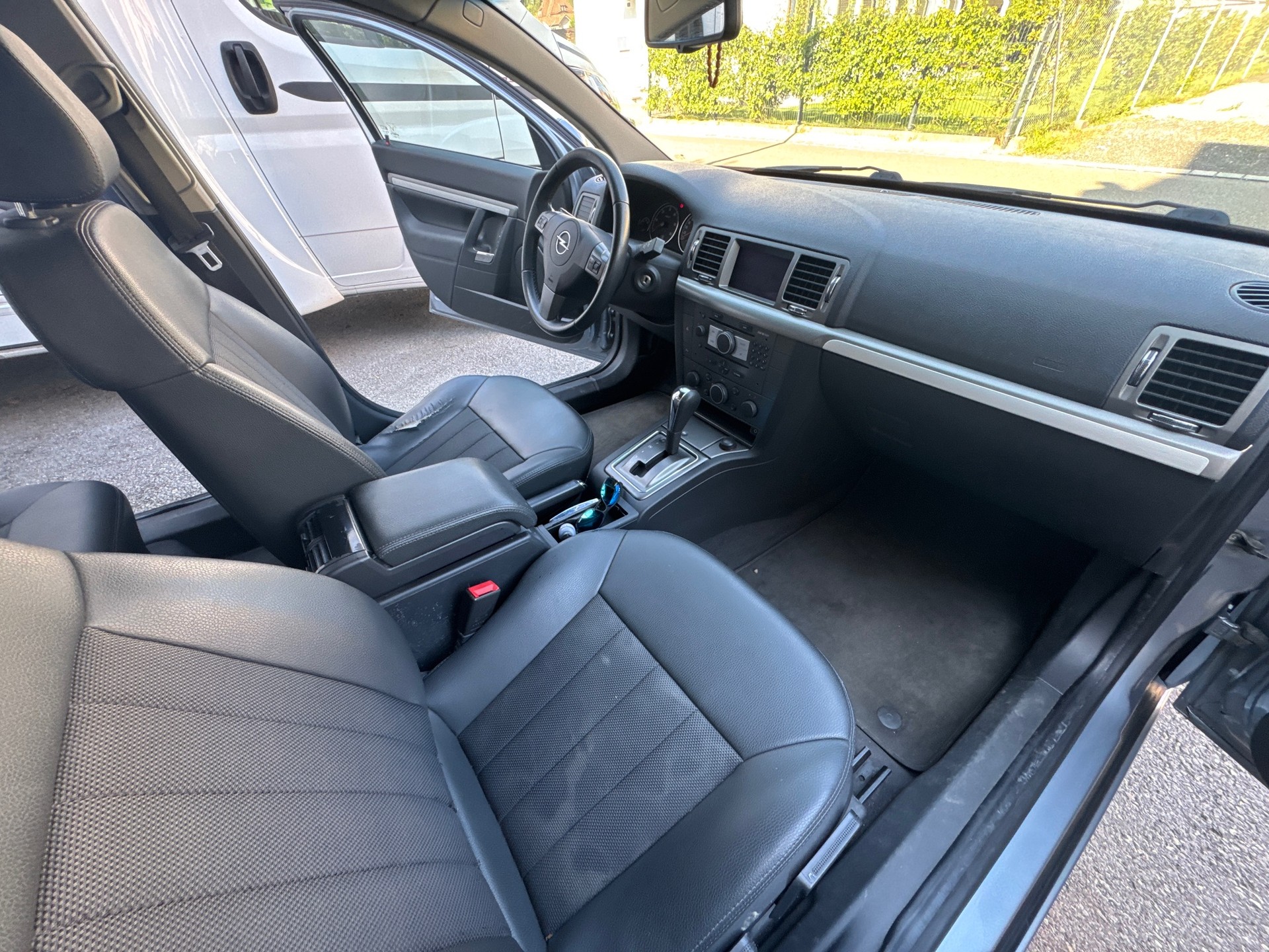 OPEL Signum 1.9 CDTi 16V Diamond Automatic-image-12