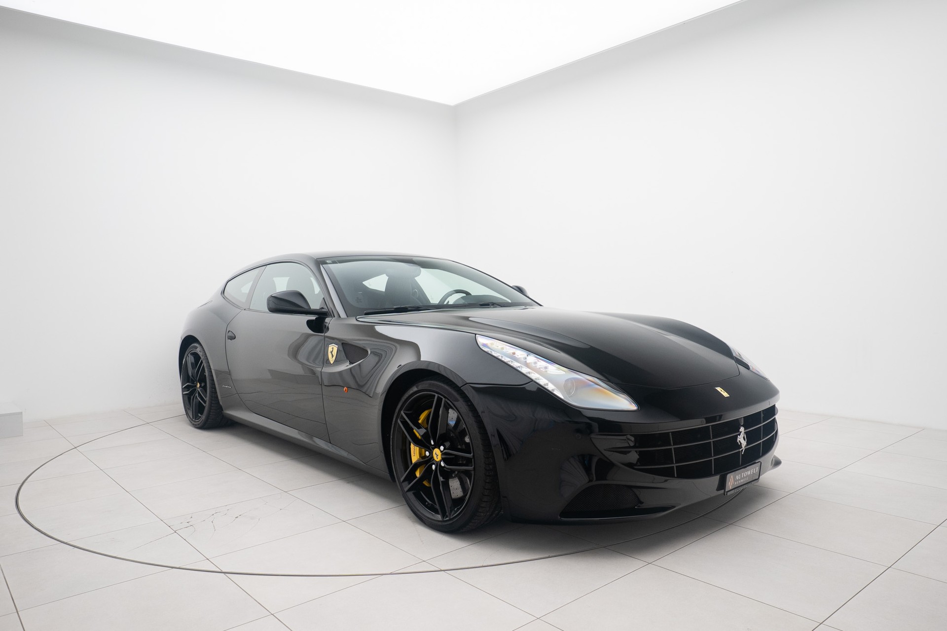 FERRARI FF
