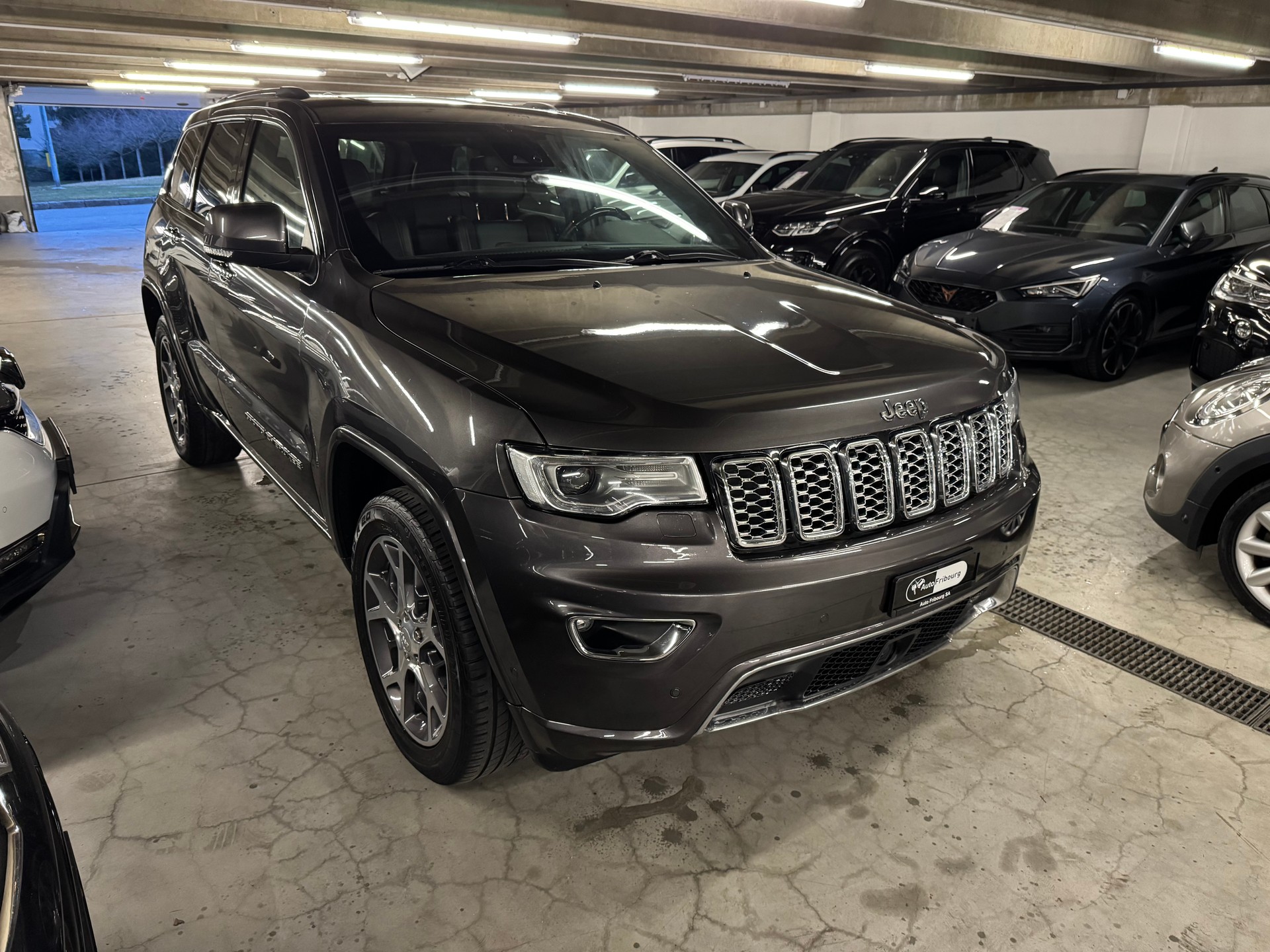 JEEP Grand Cherokee 3.0 CRD Overland Automatic-image-0