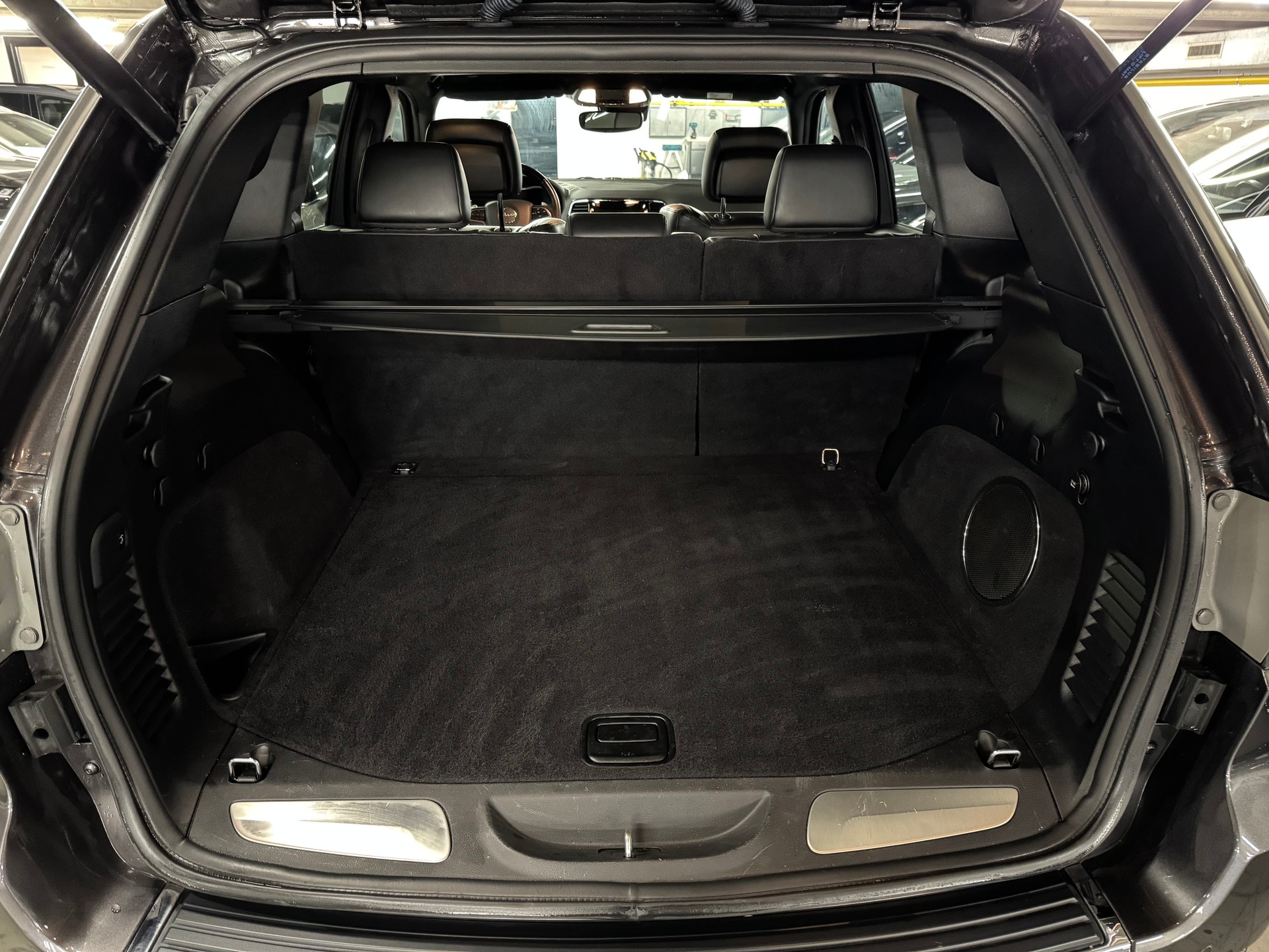JEEP Grand Cherokee 3.0 CRD Overland Automatic-image-11