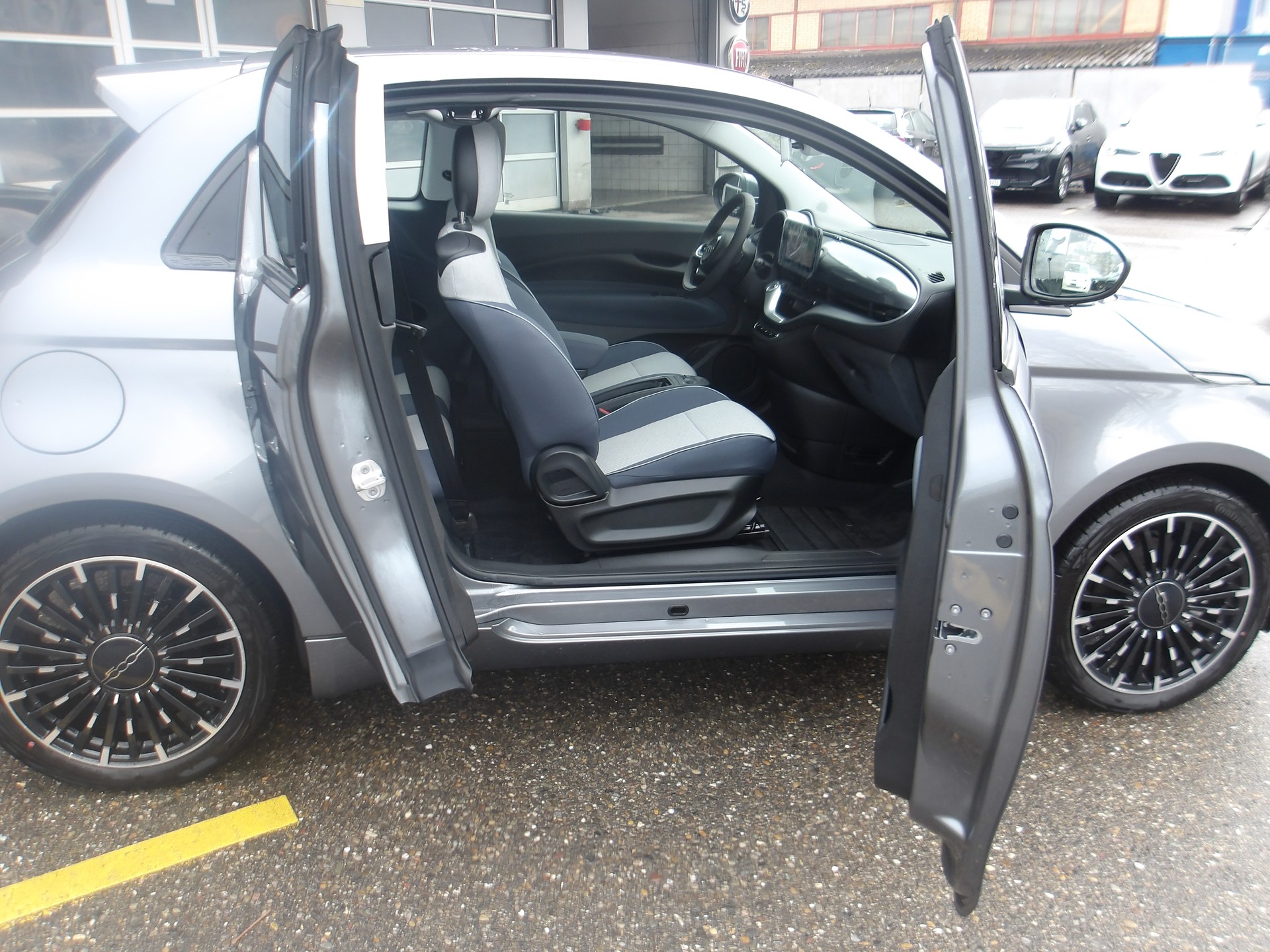 FIAT 500 3+1 electric 87 kW Icon-image-14