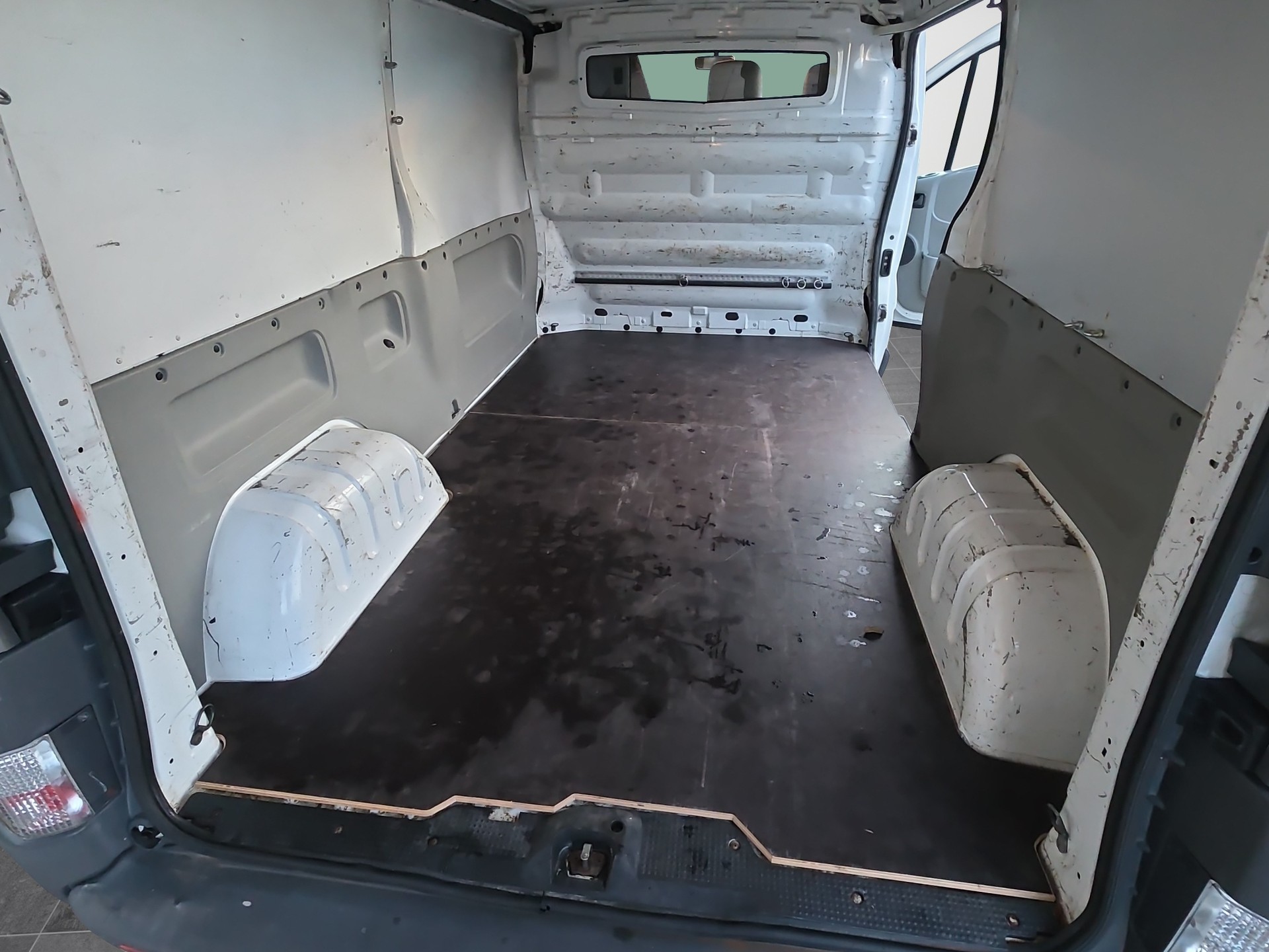 NISSAN Primastar 2.5 dCi 2.9t-image-8