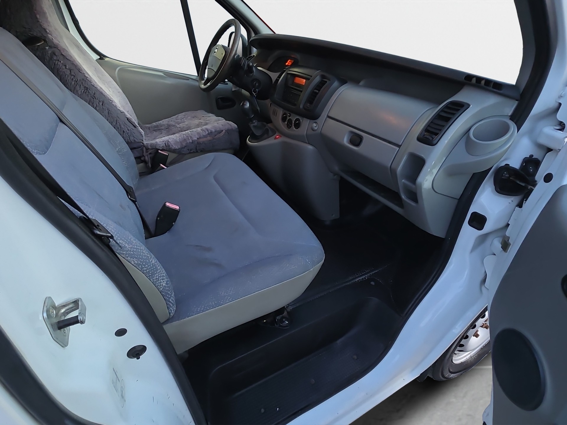 NISSAN Primastar 2.5 dCi 2.9t-image-11