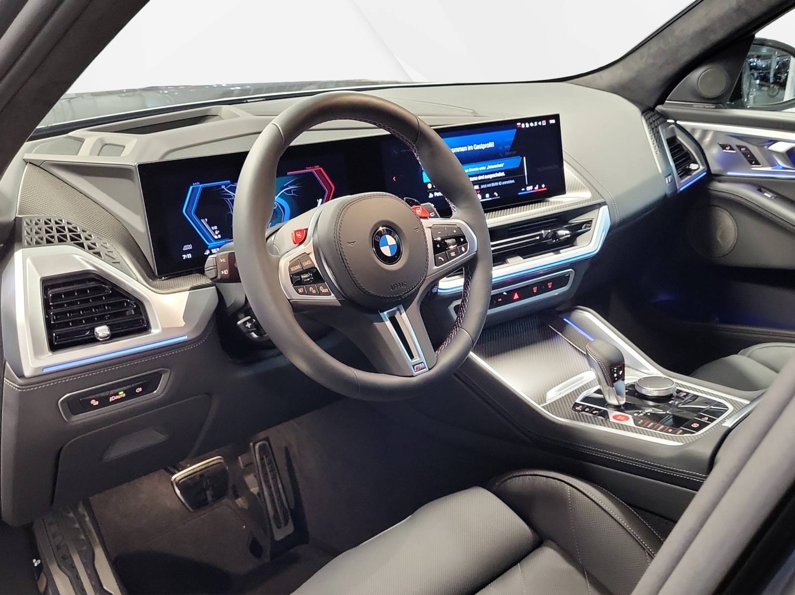 BMW XM xDrive 50e PHEV Steptronic-image-11