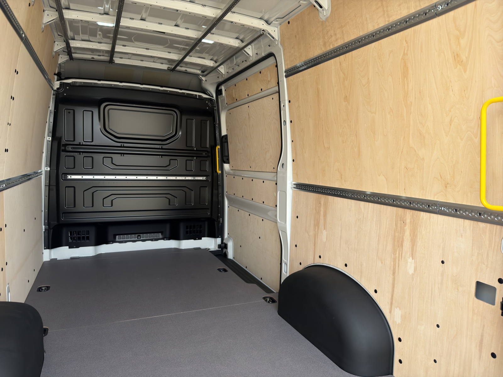 VW Crafter 35 2.0 TDI Entry L3 A-image-13