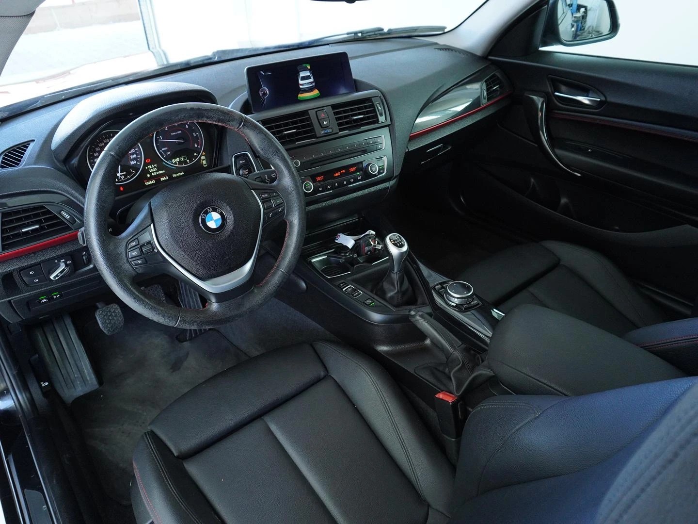 BMW 220d Sport Line-image-2