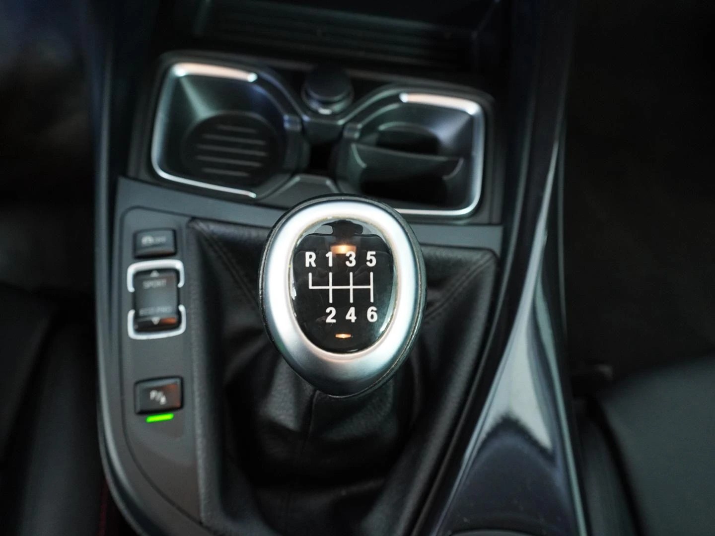 BMW 220d Sport Line-image-10