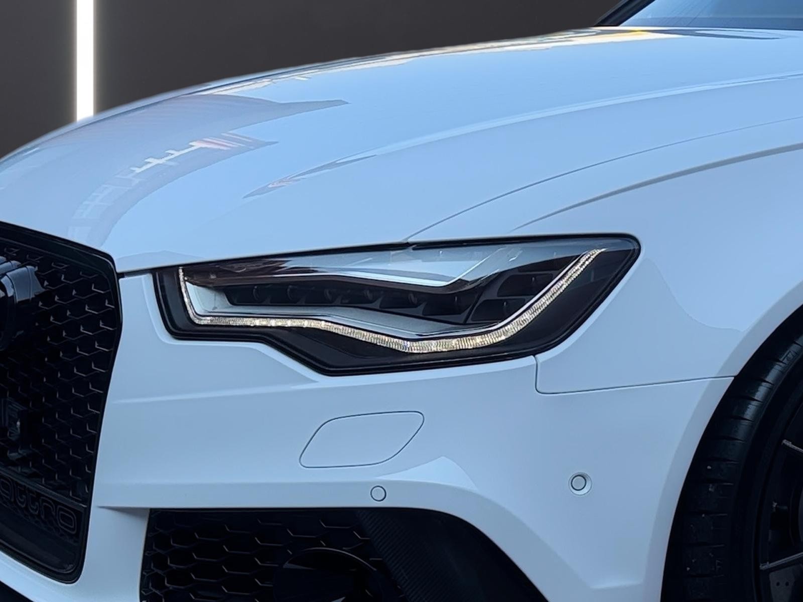 AUDI RS6 Avant 4.0 TFSI V8 quattro Tiptronic-image-3