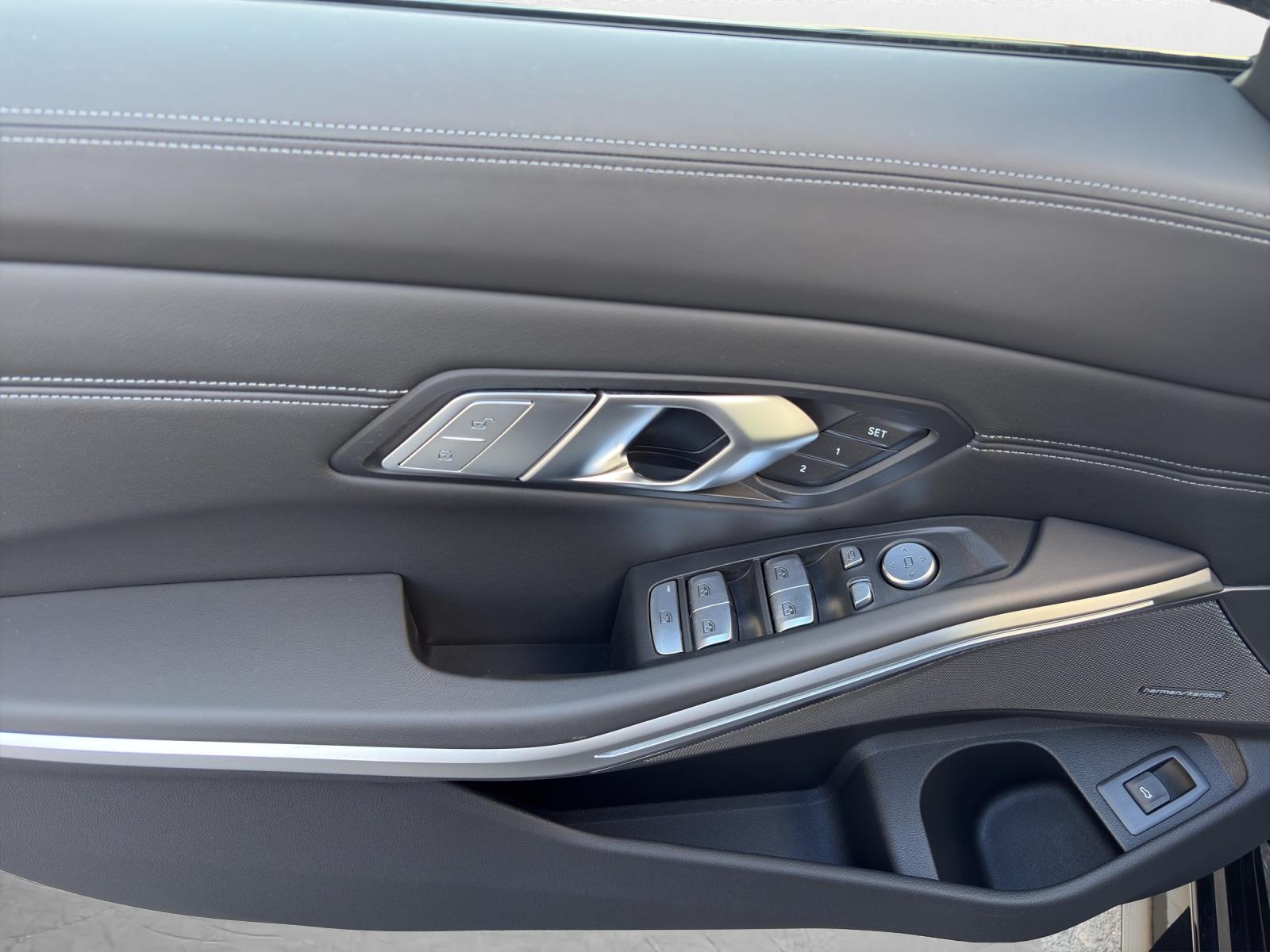 BMW M3 Competition xDrive-image-16