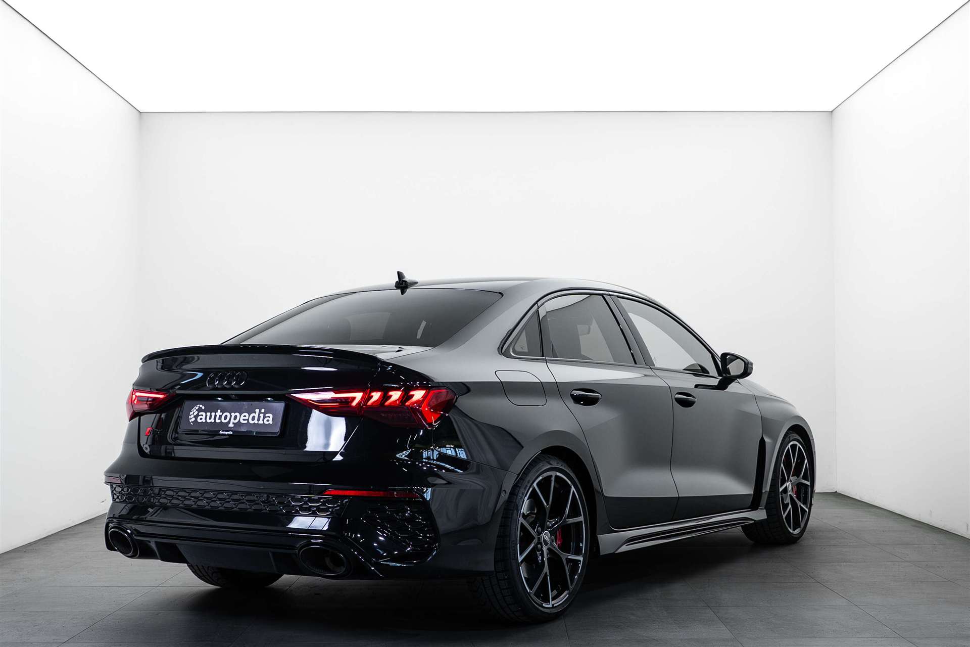 AUDI RS3 Limousine 2.5 TSI quattro S-tronic 400PS-image-2