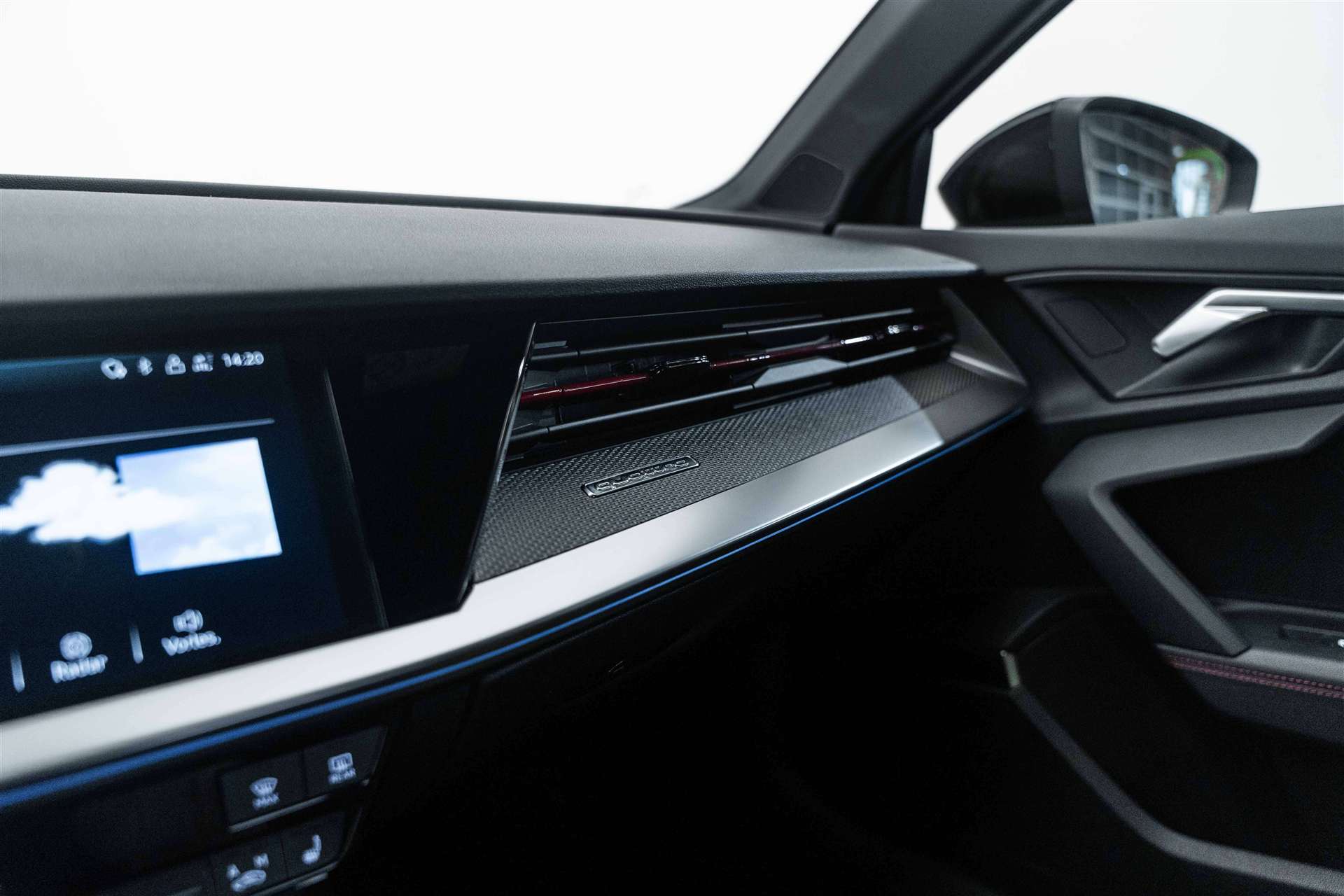AUDI RS3 Limousine 2.5 TSI quattro S-tronic 400PS-image-33