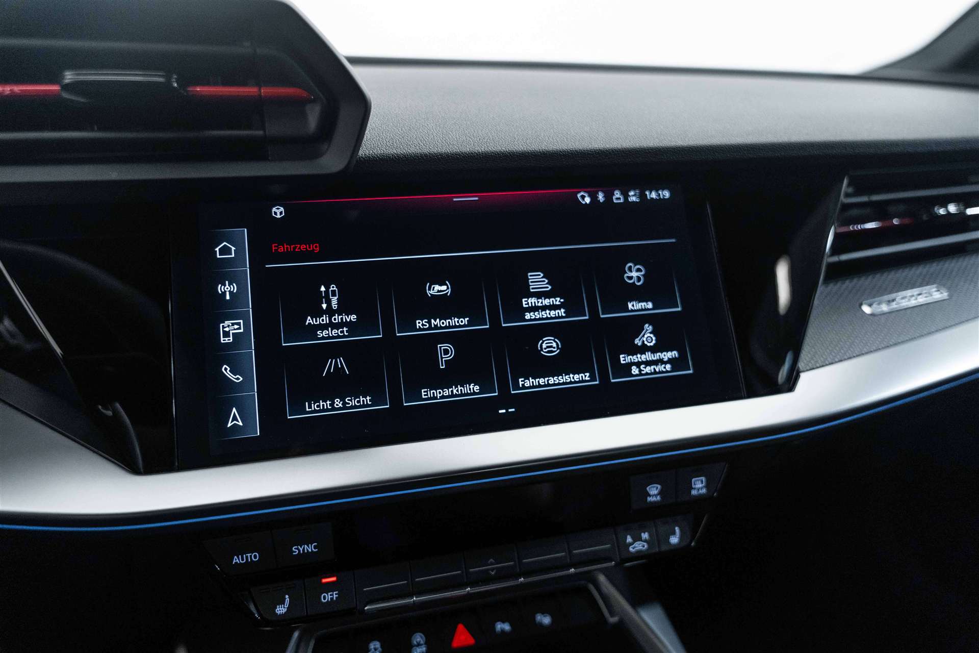 AUDI RS3 Limousine 2.5 TSI quattro S-tronic 400PS-image-24