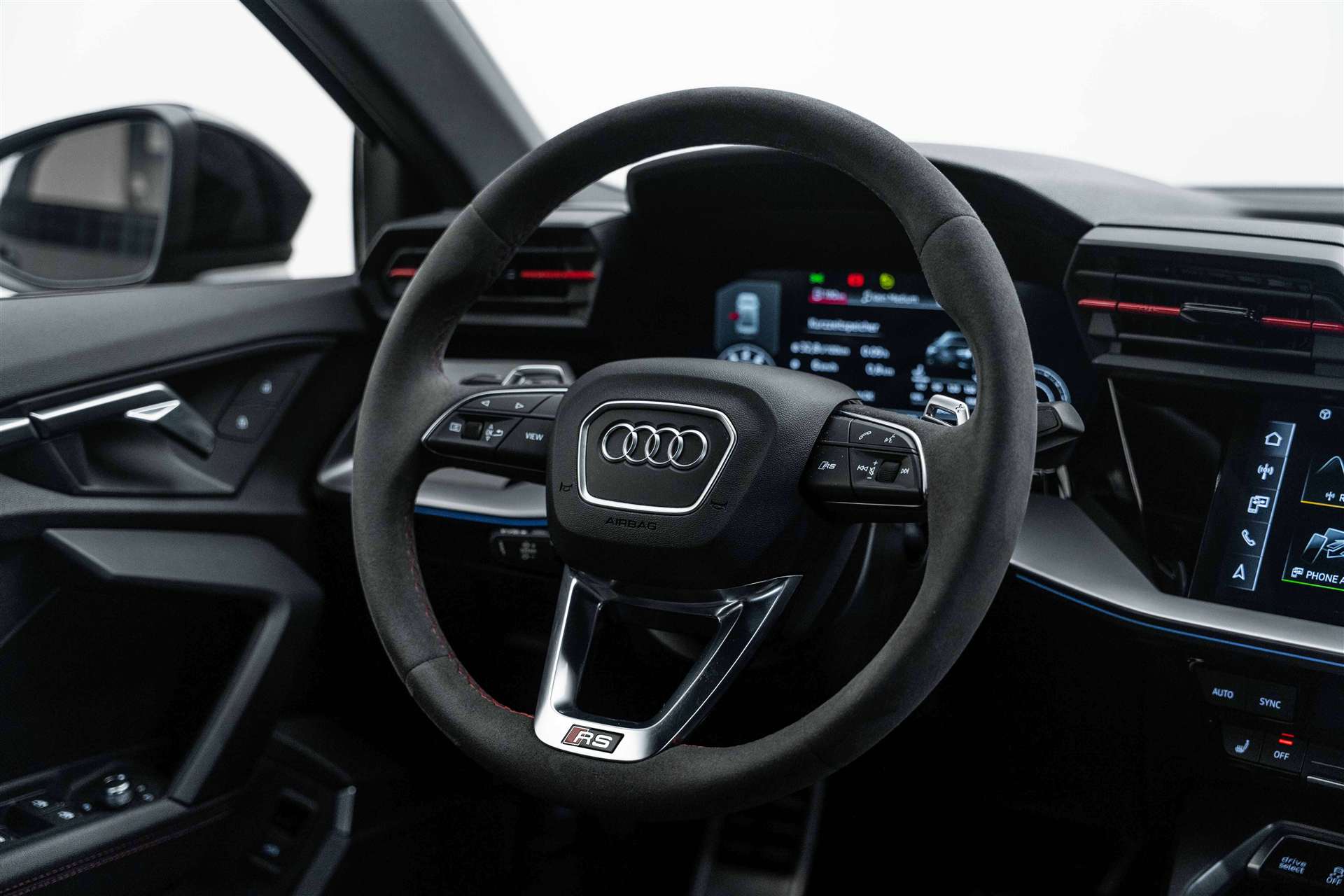 AUDI RS3 Limousine 2.5 TSI quattro S-tronic 400PS-image-9