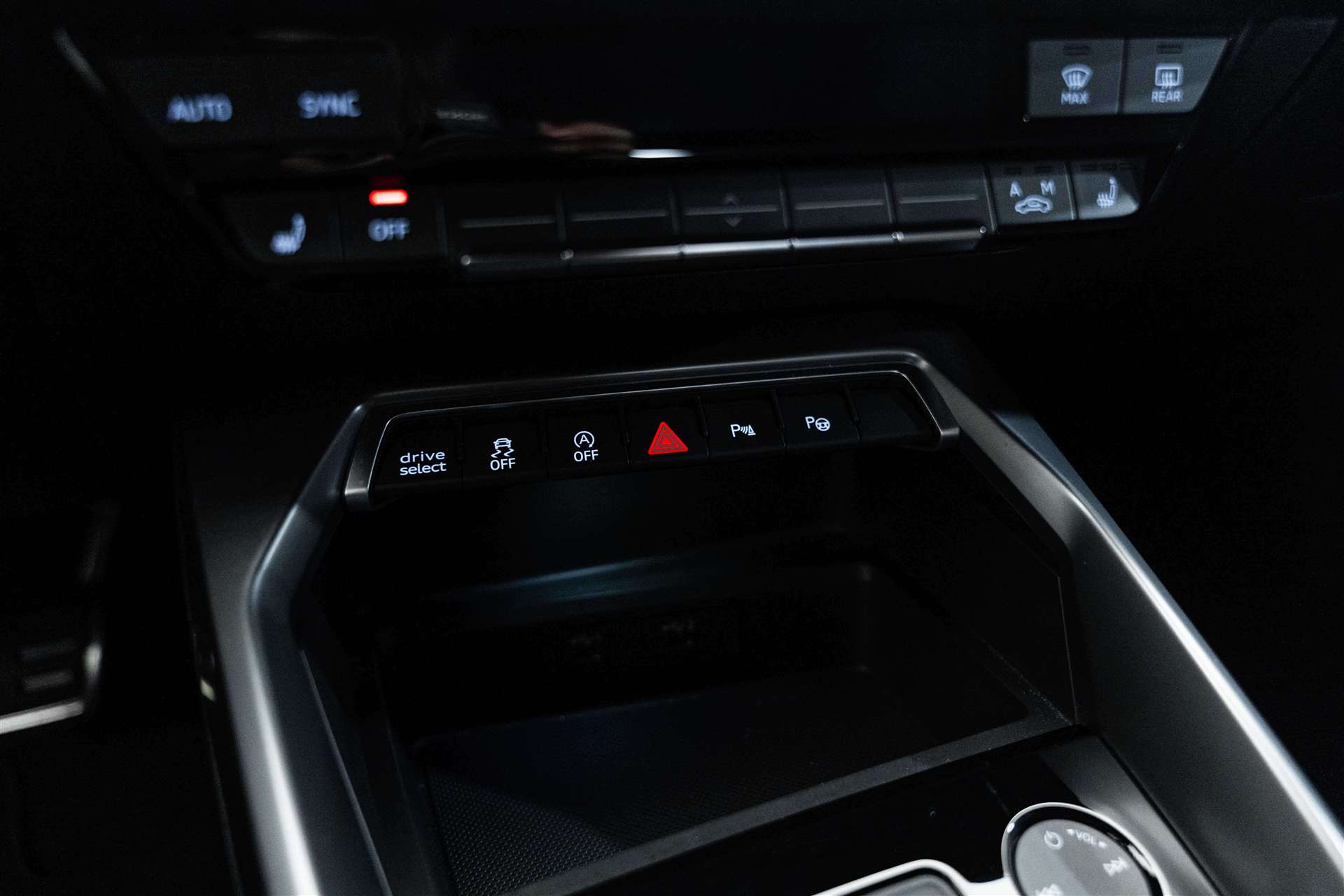 AUDI RS3 Limousine 2.5 TSI quattro S-tronic 400PS-image-31