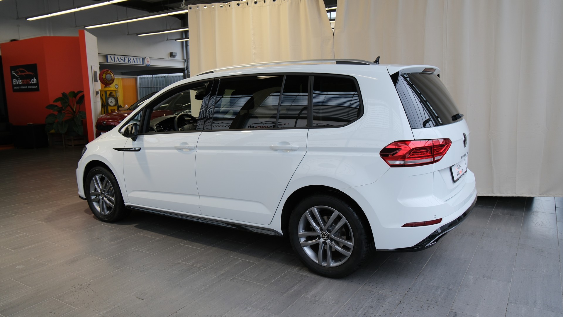 VW Touran 1.5 TSI EVO Comfortline United R Line DSG-image-11