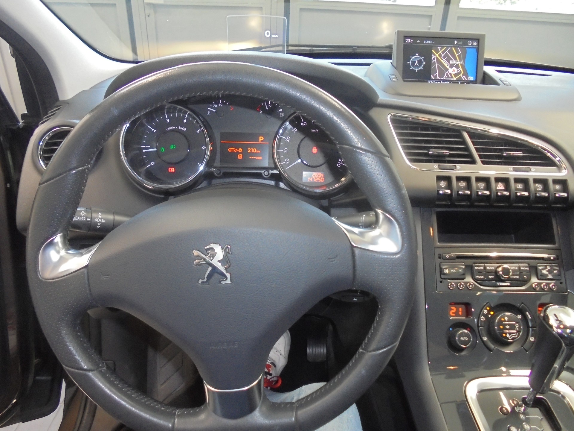 PEUGEOT 3008 1.6 16V T Platinum Tiptronic-image-5