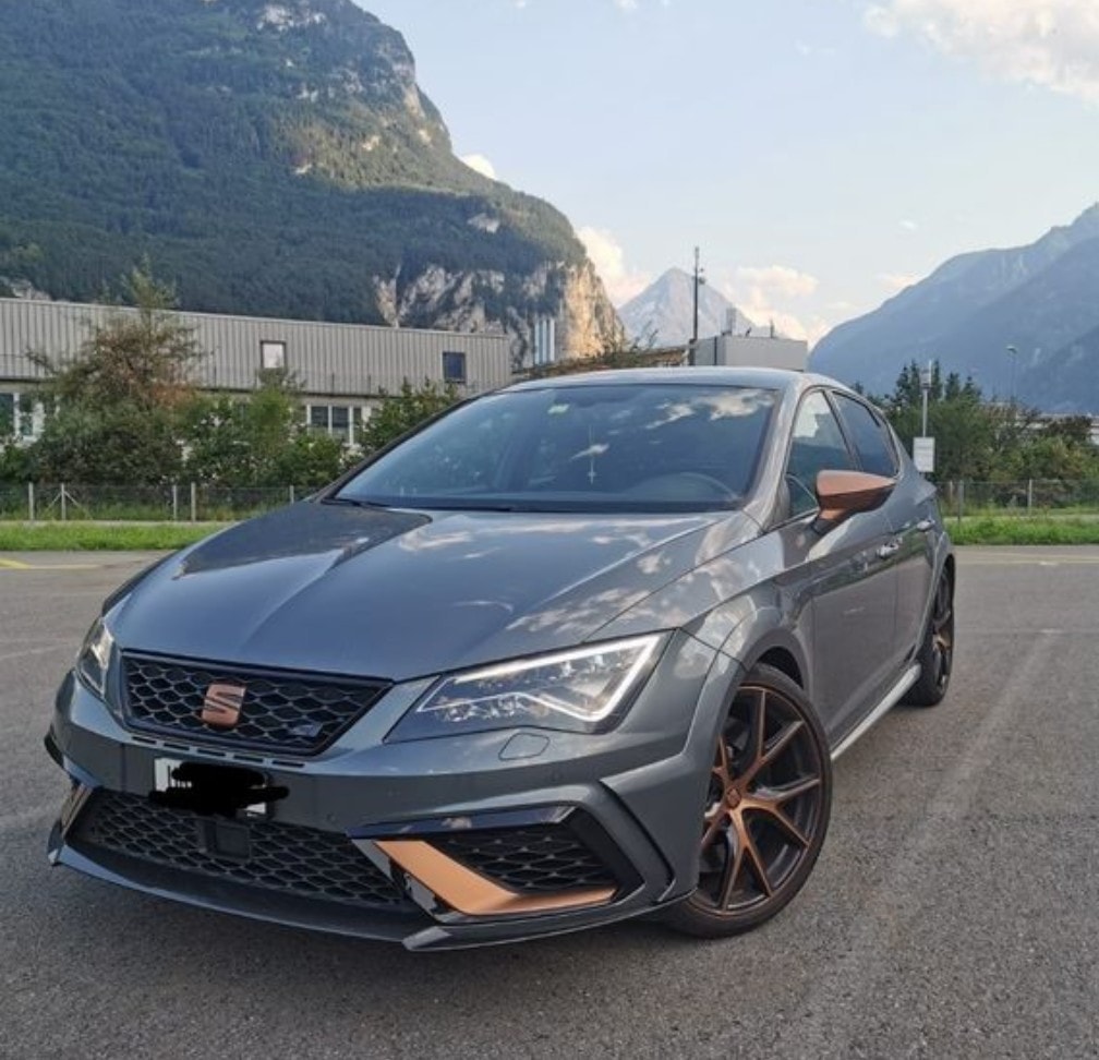 SEAT Leon 2.0 TSI Cupra R DSG-image-0