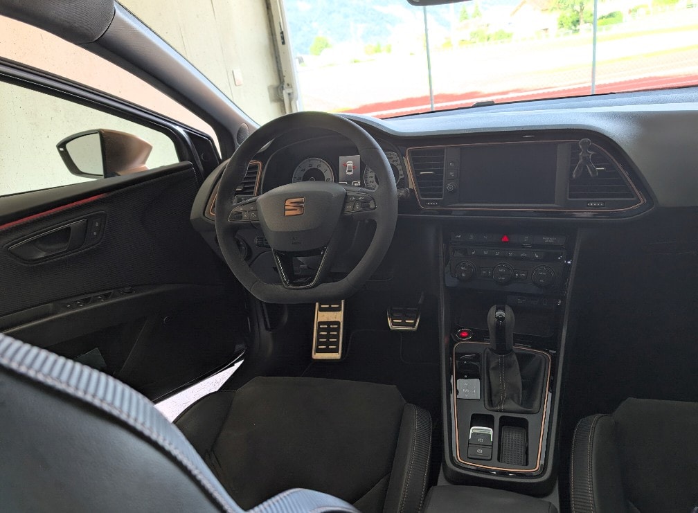 SEAT Leon 2.0 TSI Cupra R DSG-image-6