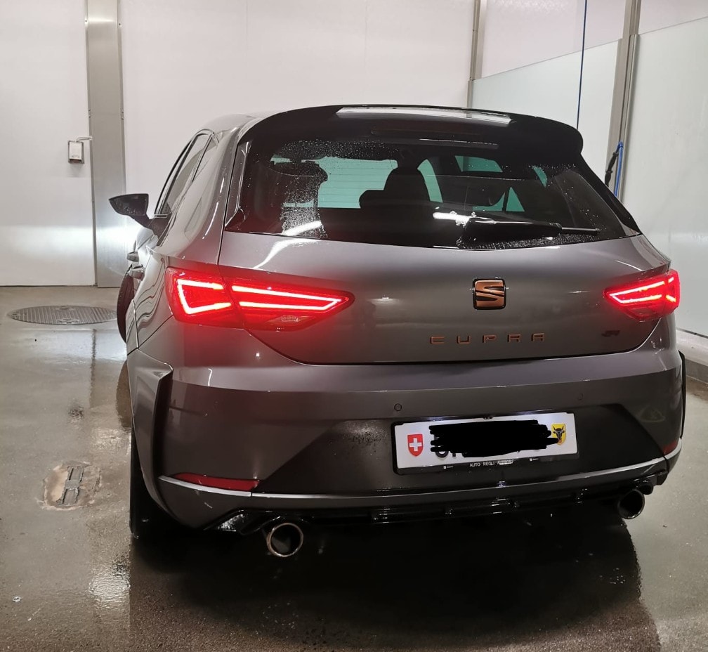 SEAT Leon 2.0 TSI Cupra R DSG-image-1