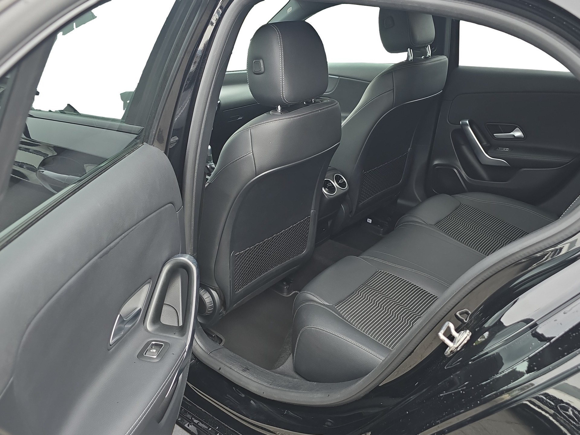 MERCEDES-BENZ A 180 Night Star-image-8