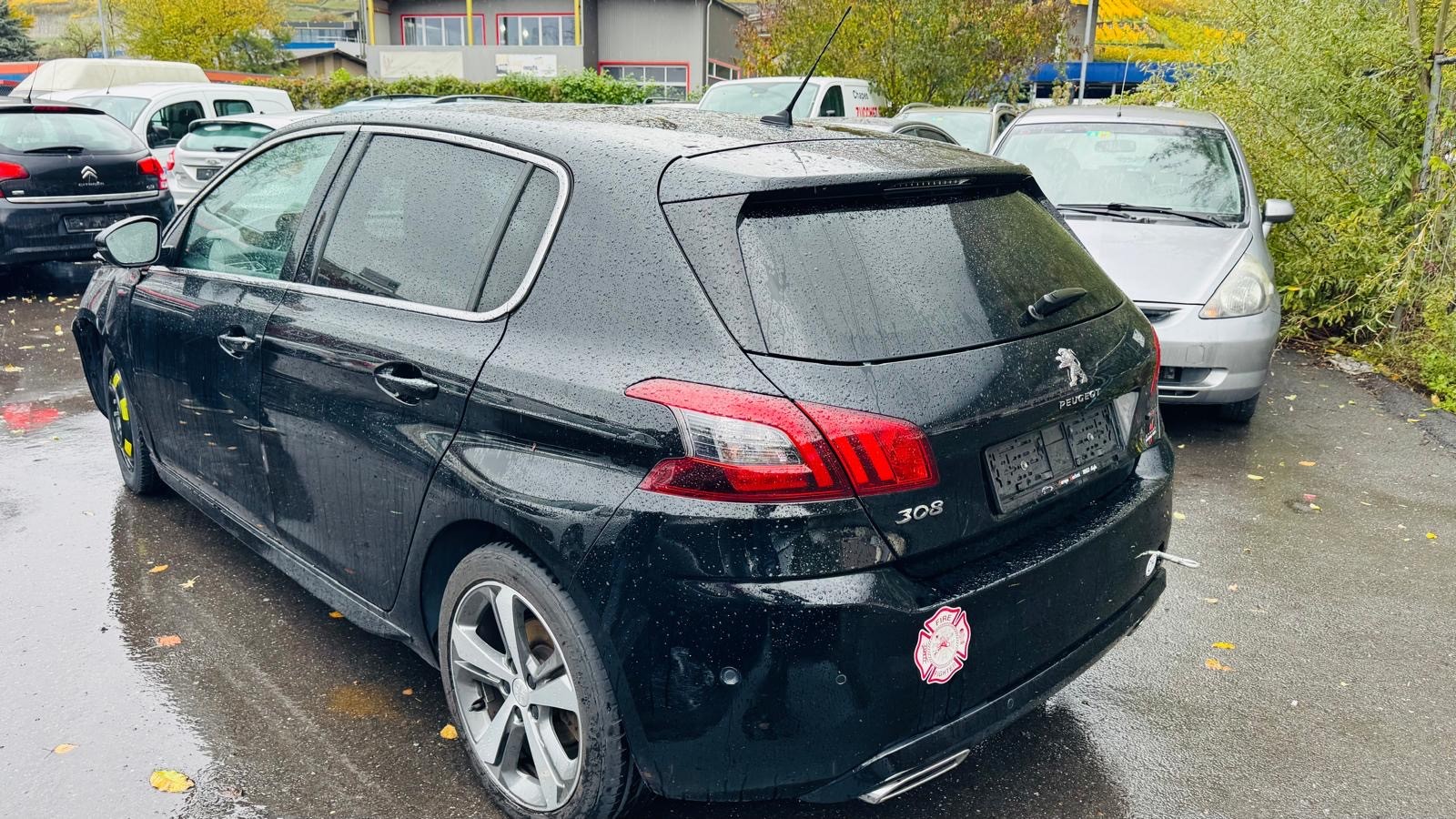 PEUGEOT 308 1.2 Pure Tech GT Line-image-5