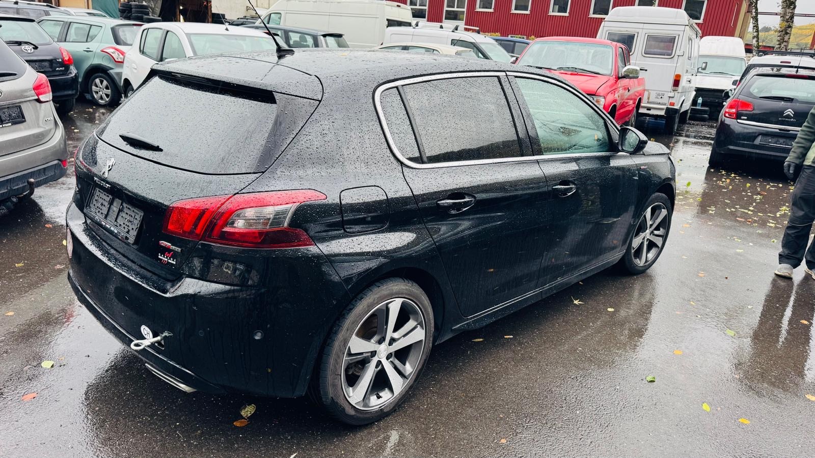PEUGEOT 308 1.2 Pure Tech GT Line-image-1
