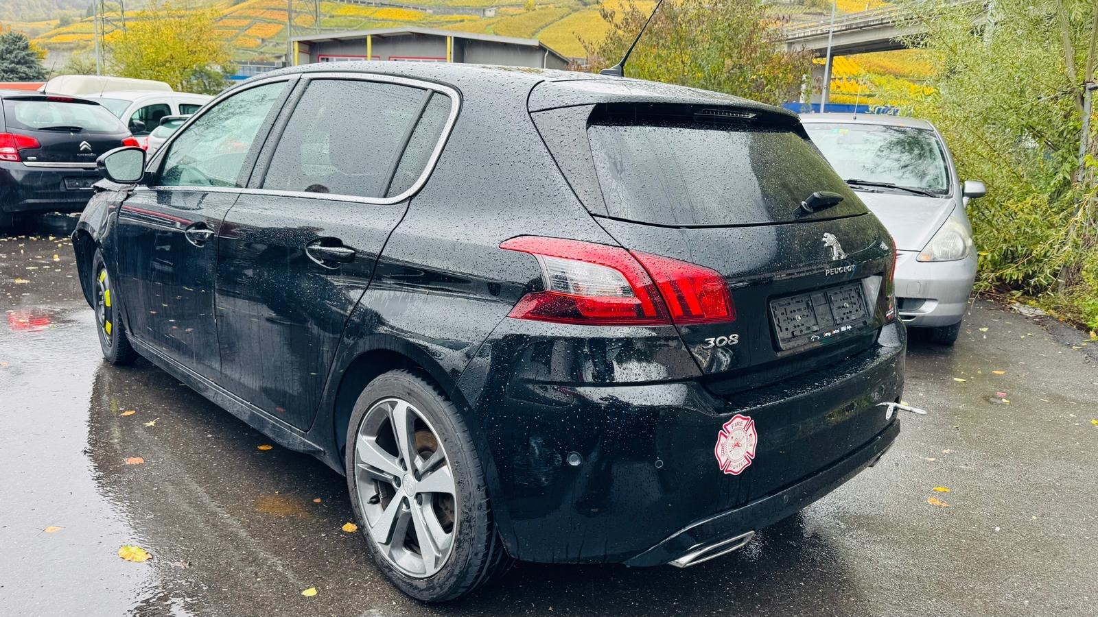 PEUGEOT 308 1.2 Pure Tech GT Line-image-2