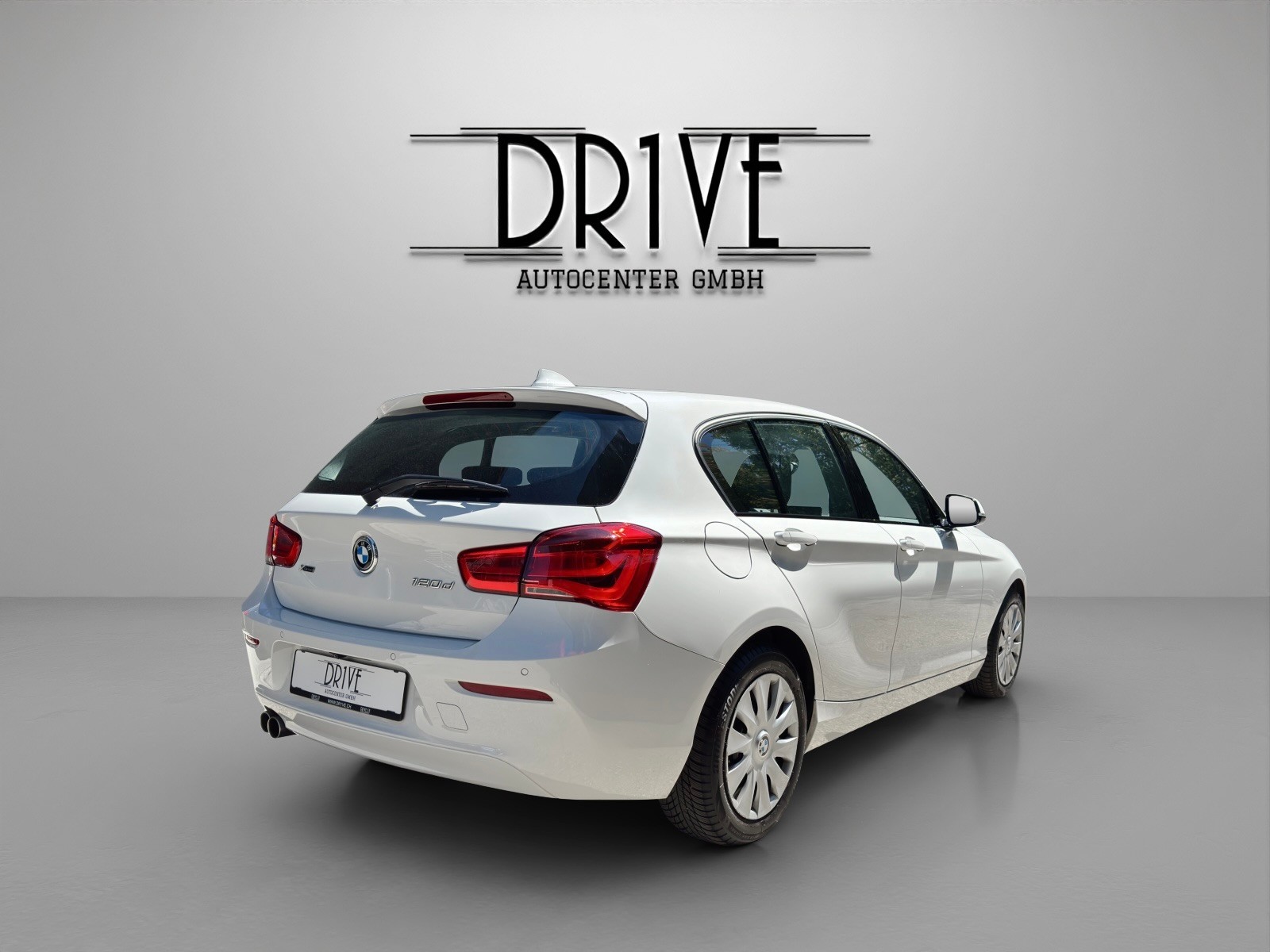 BMW 120d xDrive Steptronic-image-4
