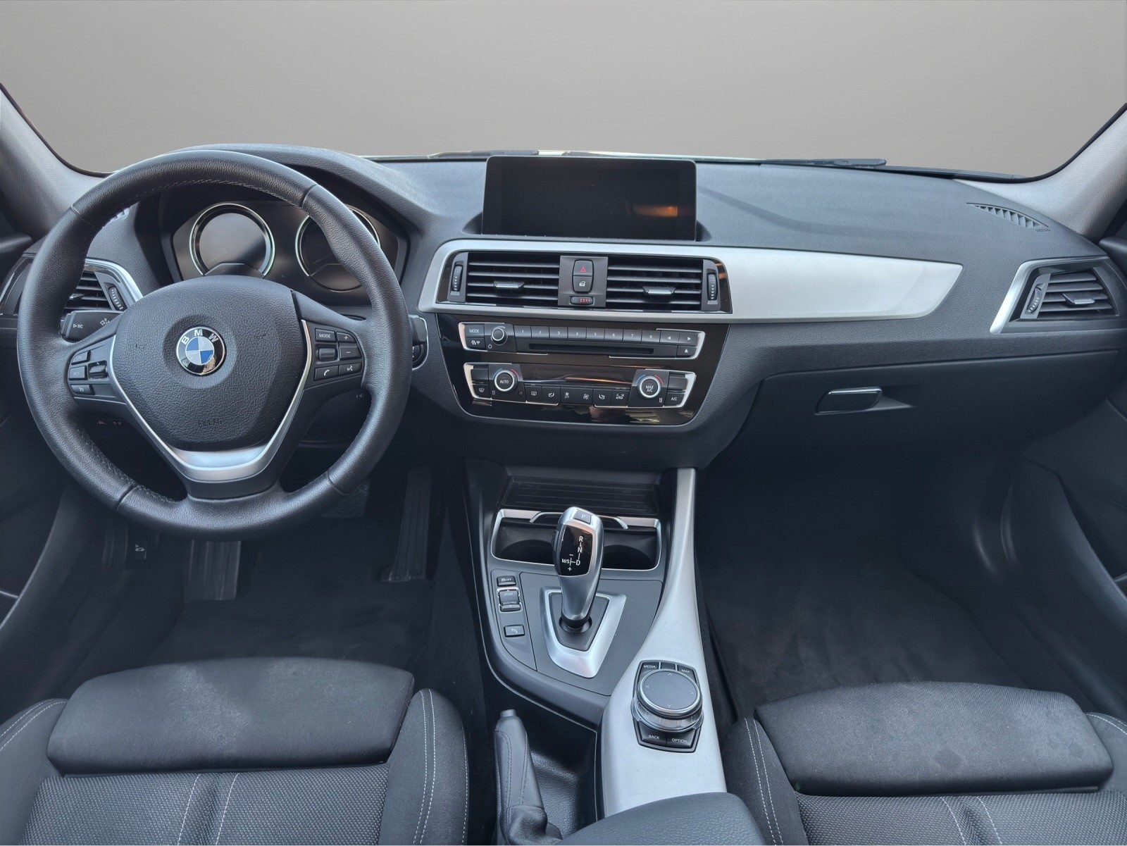 BMW 120d xDrive Steptronic-image-8