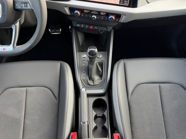 AUDI A1 Sportback 30 TFSI S Line Attraction S-tronic-image-14