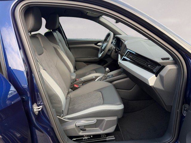 AUDI A1 Sportback 30 TFSI S Line Attraction S-tronic-image-16